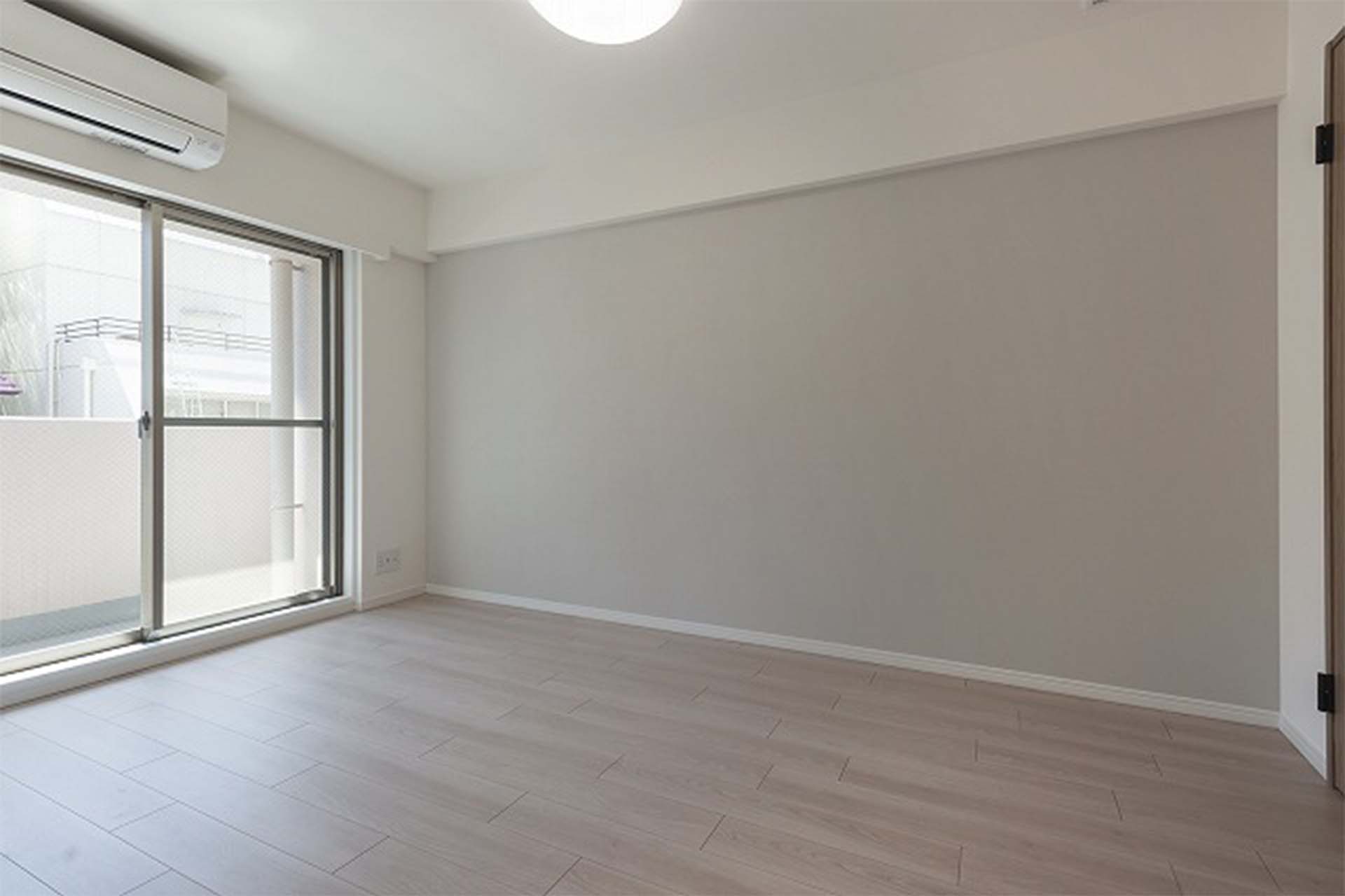 Shuwa Tameike Sanno Residence bedroom.jpg