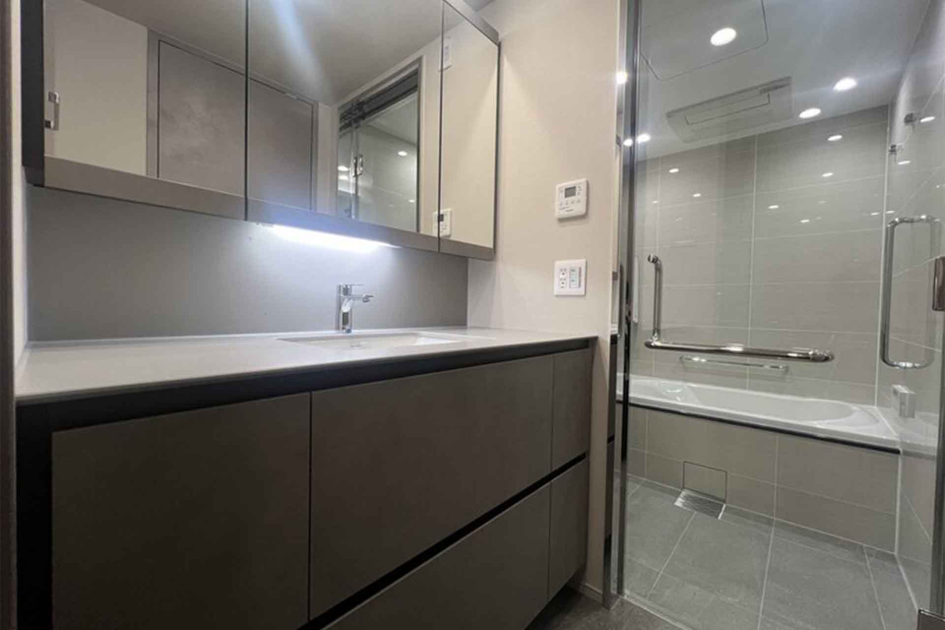 Proud Tower Shibuya bathroom2.jpg