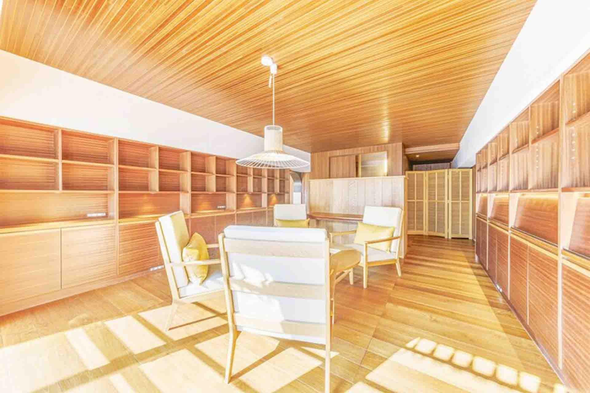 Shuwa Kitaaoyama Residence LDK2.jpg