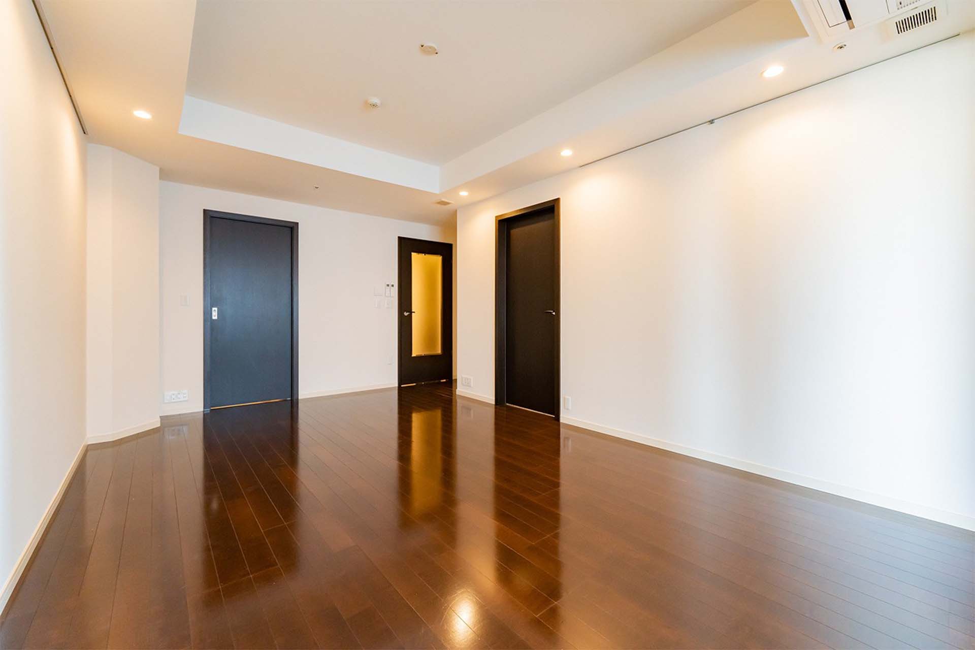 Izumi Garden Residence LDK2.jpg