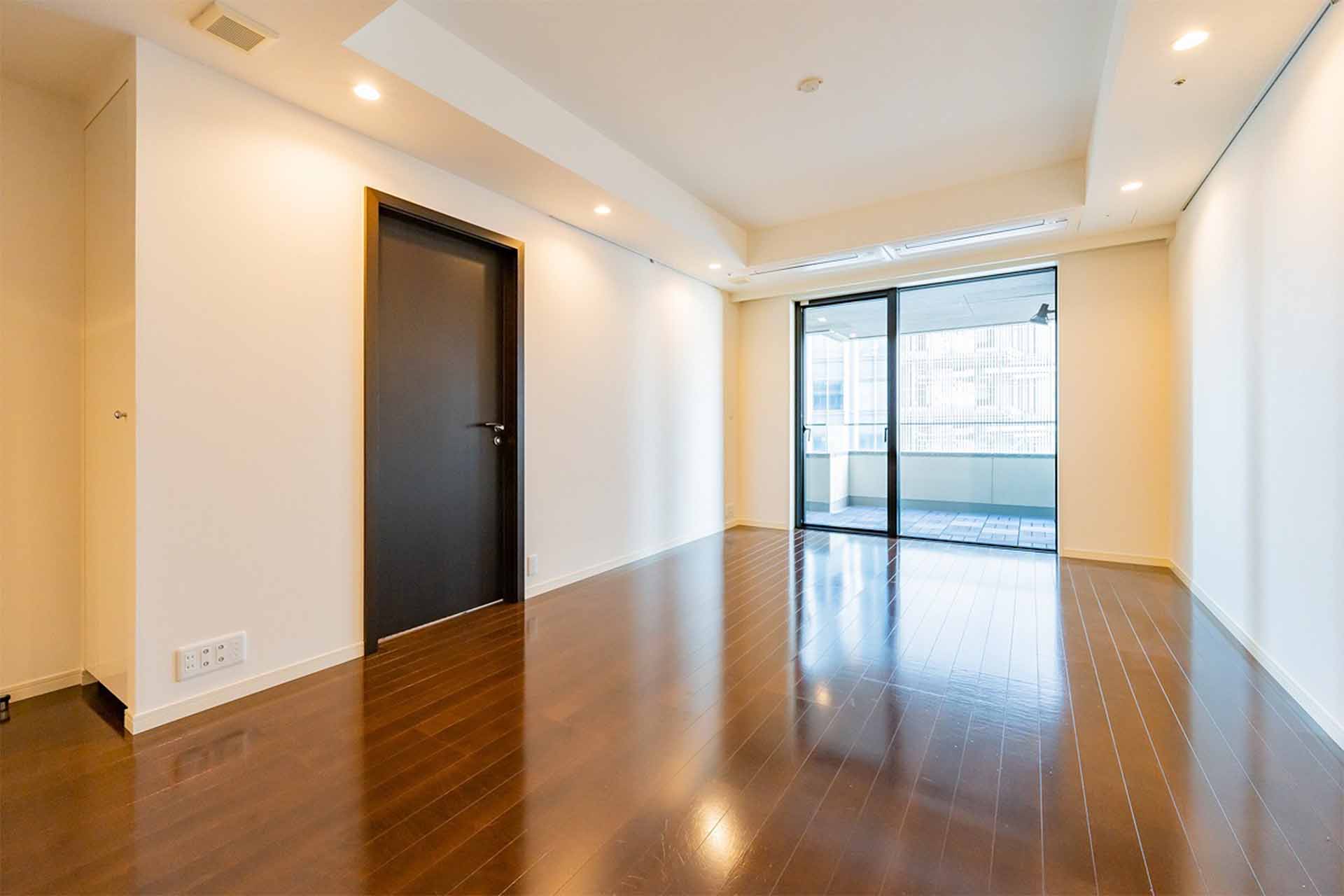 Izumi Garden Residence LDK.jpg