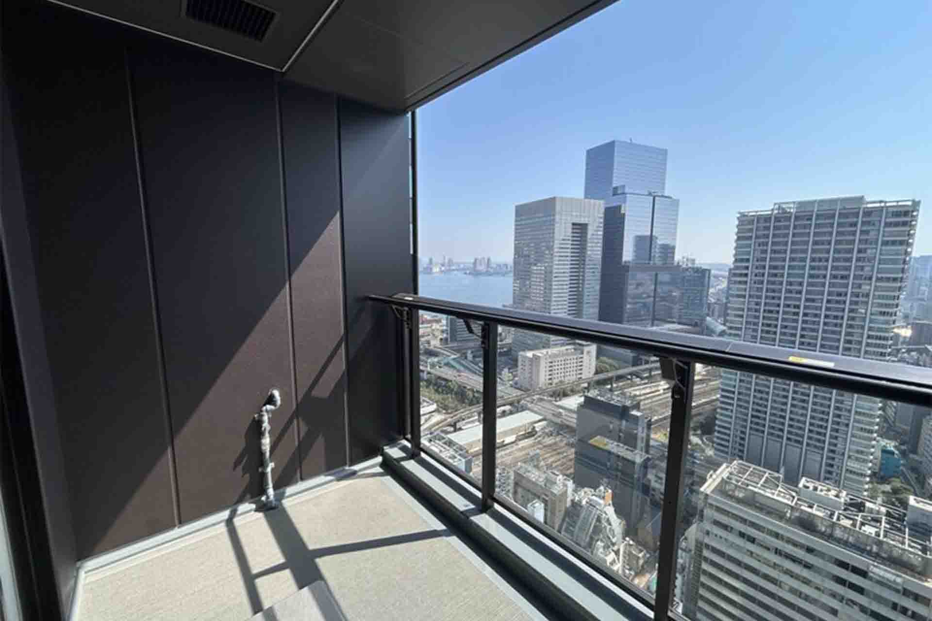 WORLD TOWER RESIDENCE2814 balcony.jpg