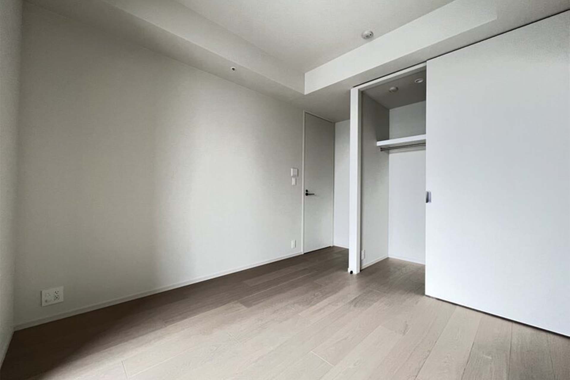 WORLD TOWER RESIDENCE1706 bedroom.jpg