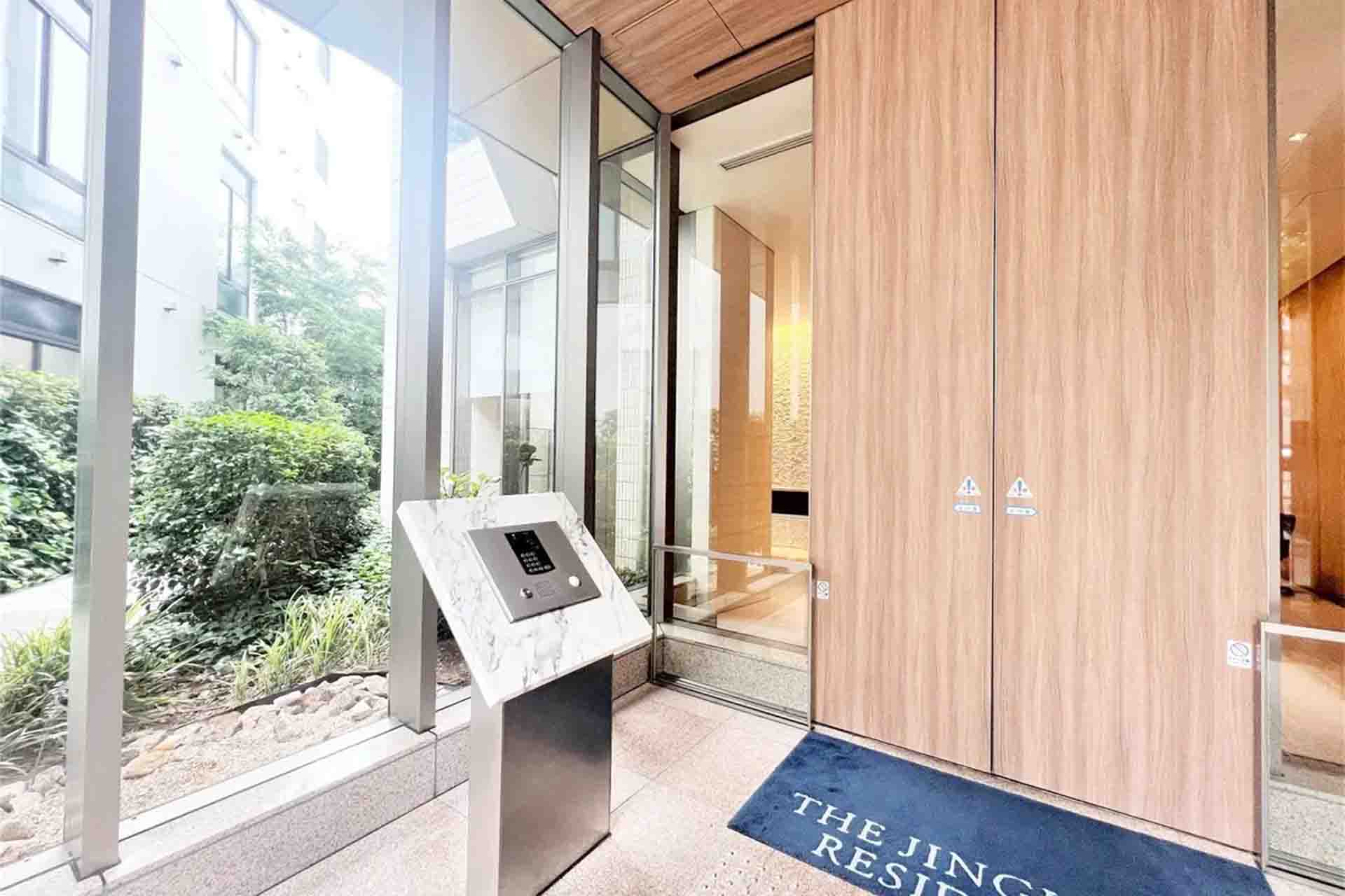 The Jingumae Residence11F 01.jpg