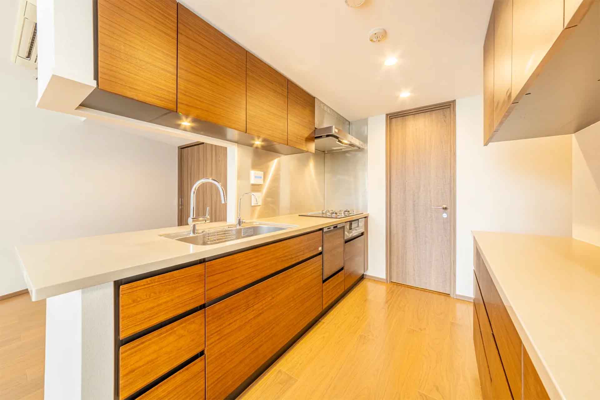 The Jingumae Residence4F kitchen.jpg