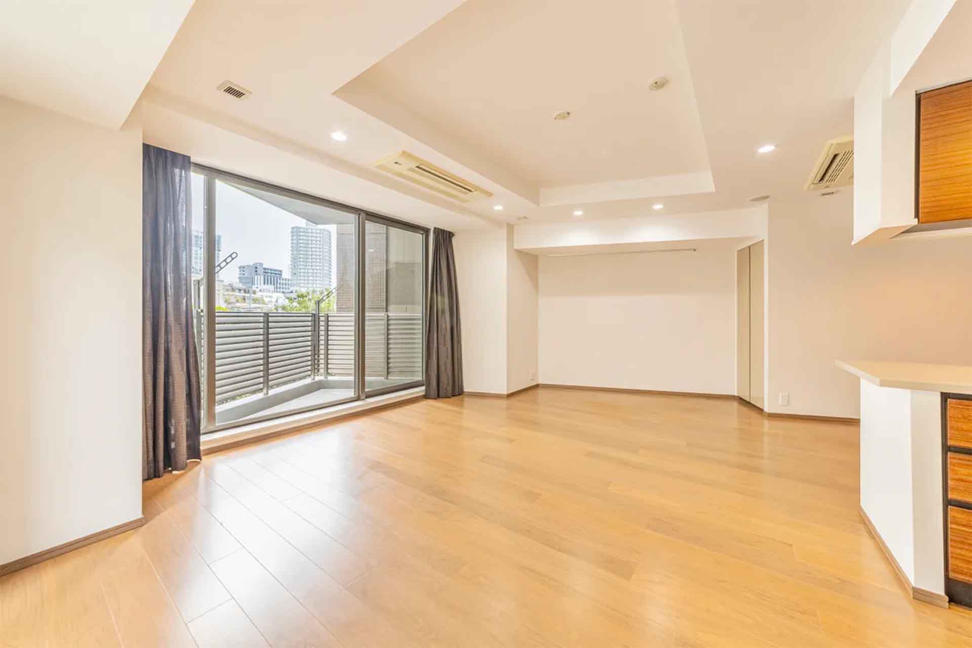 The Jingumae Residence4F LDK2.jpg