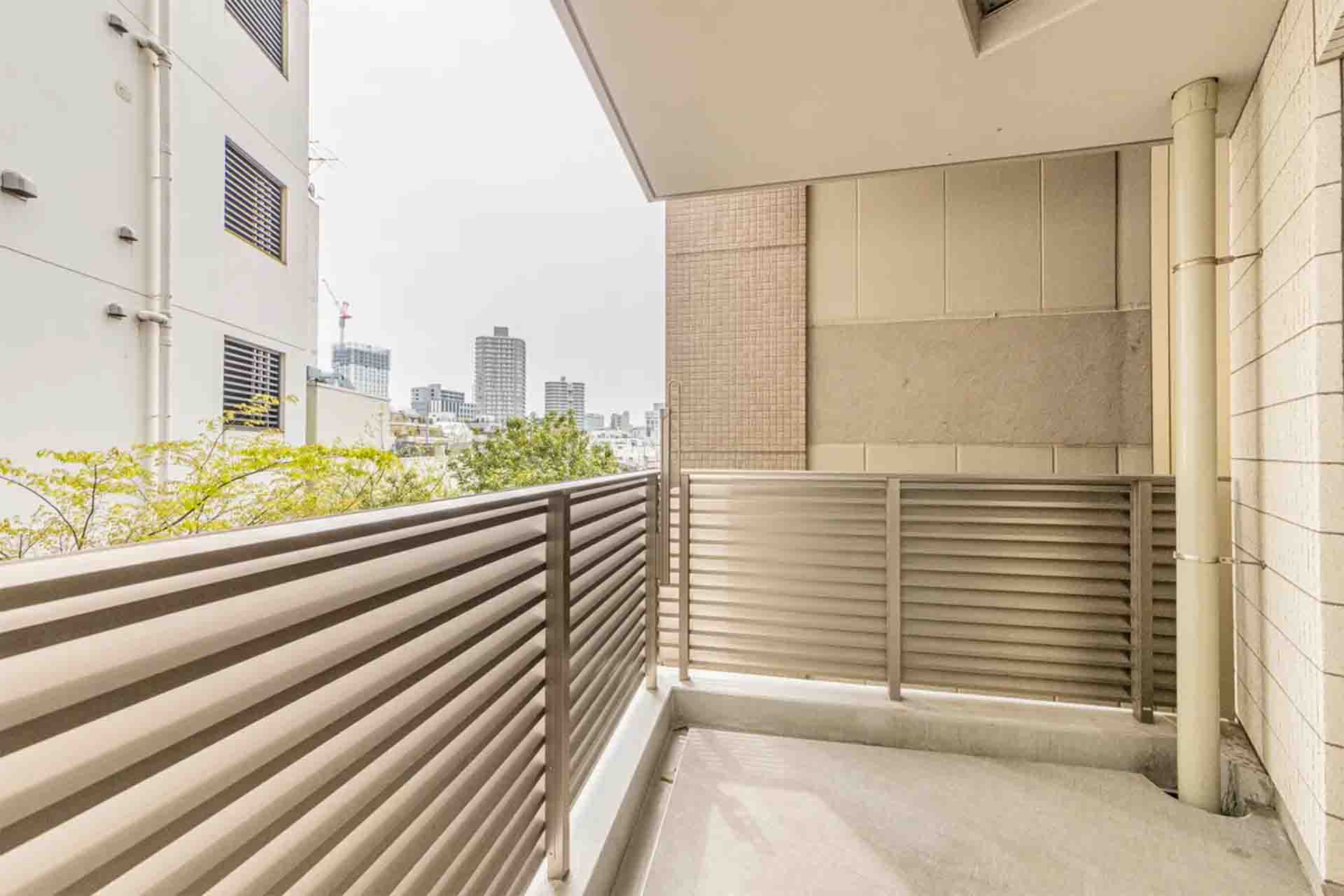 The Jingumae Residence4F balcony.jpg