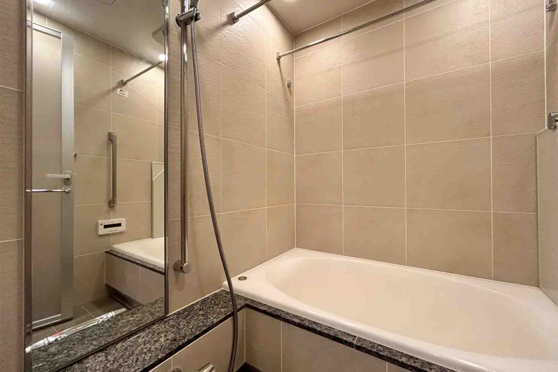 The Jingumae Residence11F bathroom2.jpg