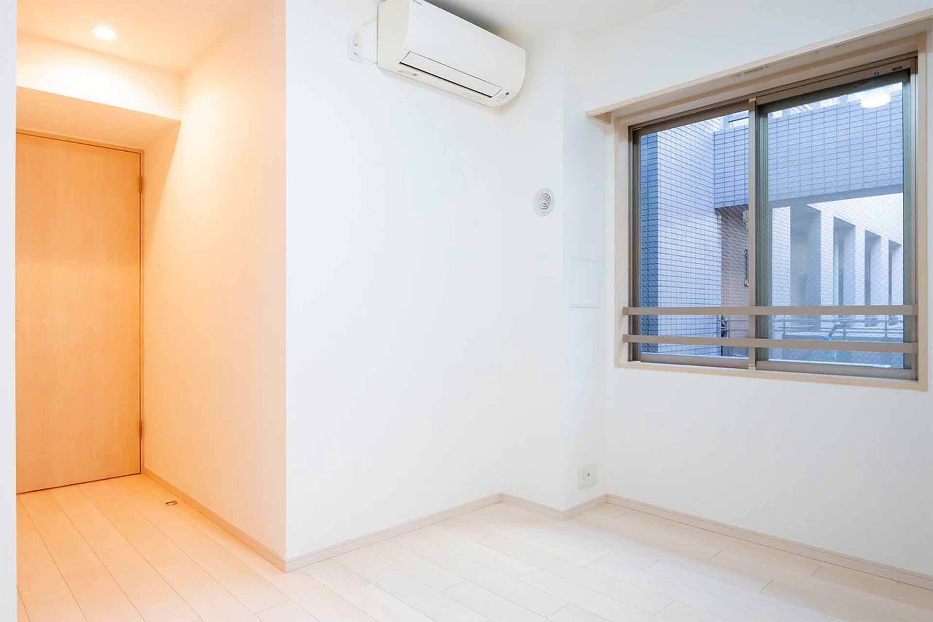 La Tour SHIBAKOEN ANNEX 304 bedroom.jpg