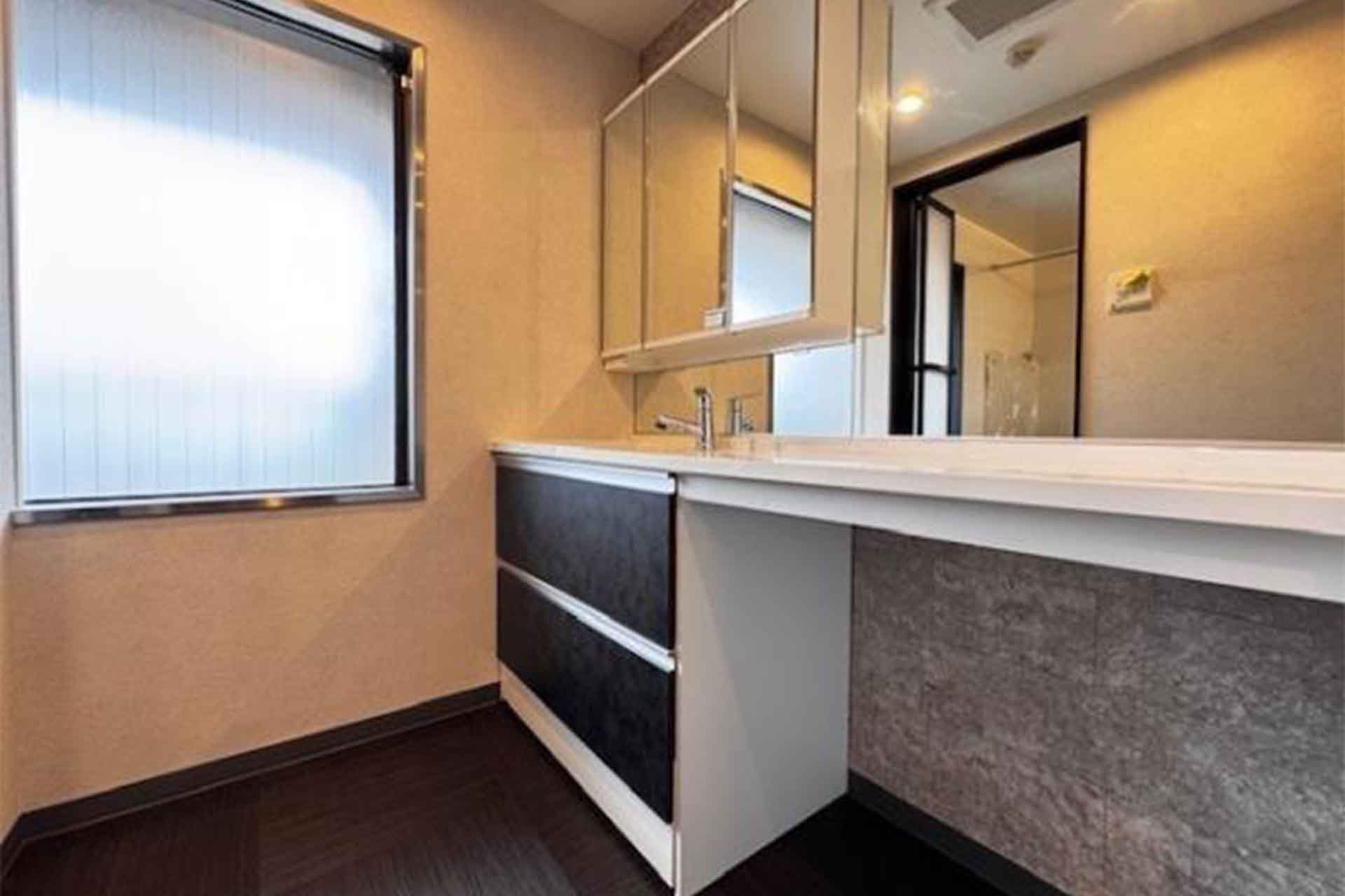 Domire Minami Aoyama13F bathroom2.jpg