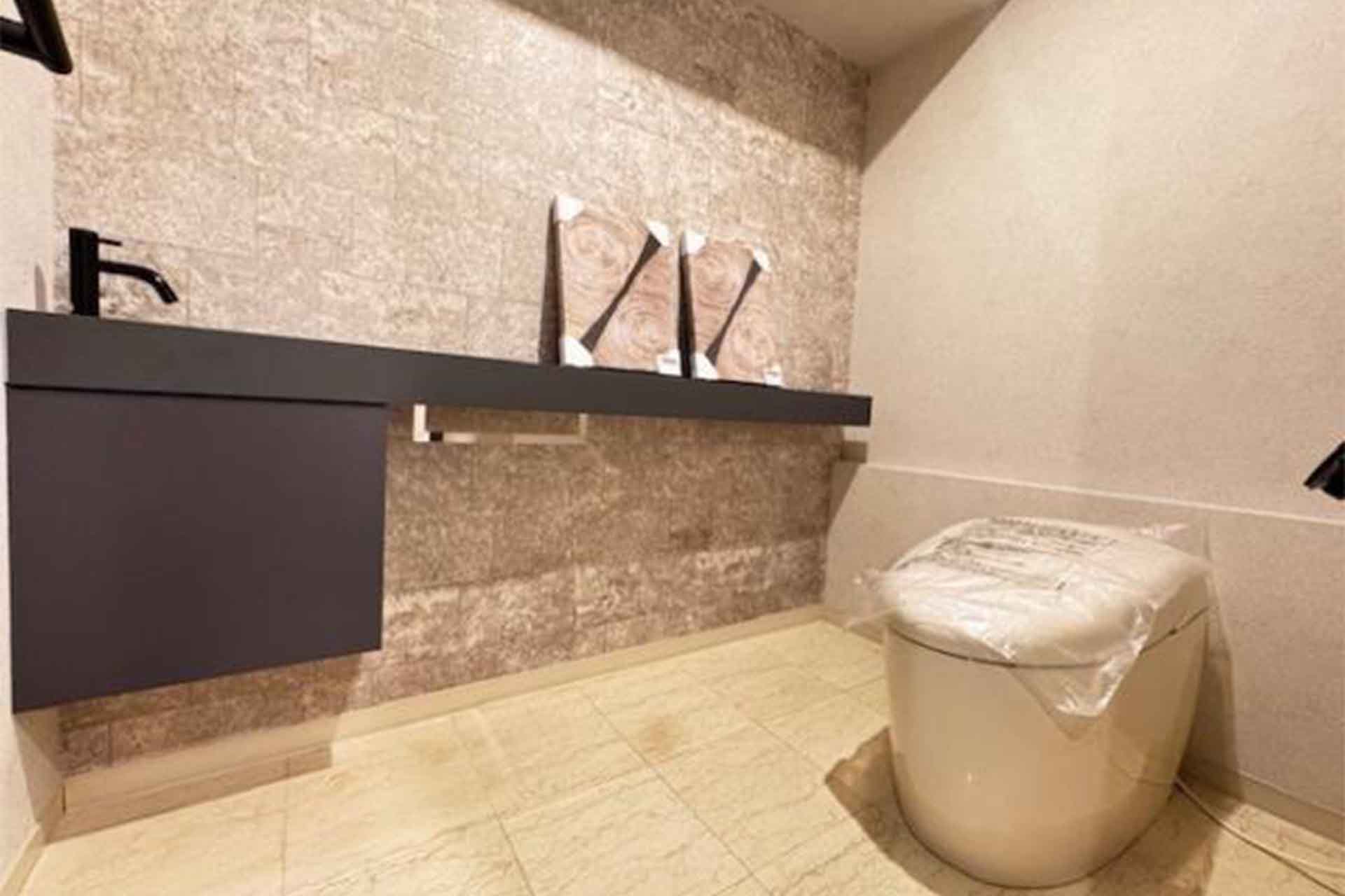 Domire Minami Aoyama13F restroom.jpg