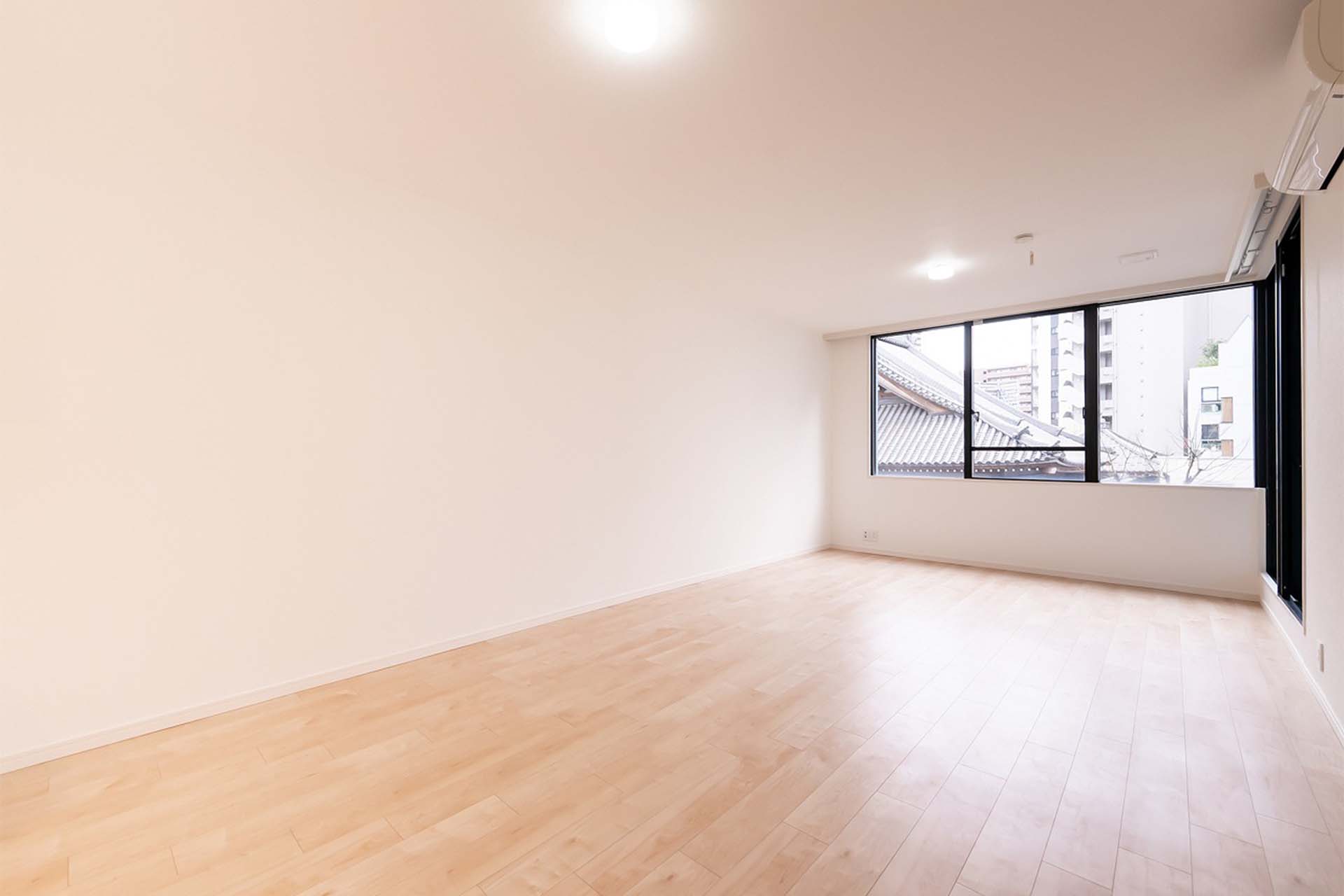 SHIBA HEIGHTS 701 LDK.jpg