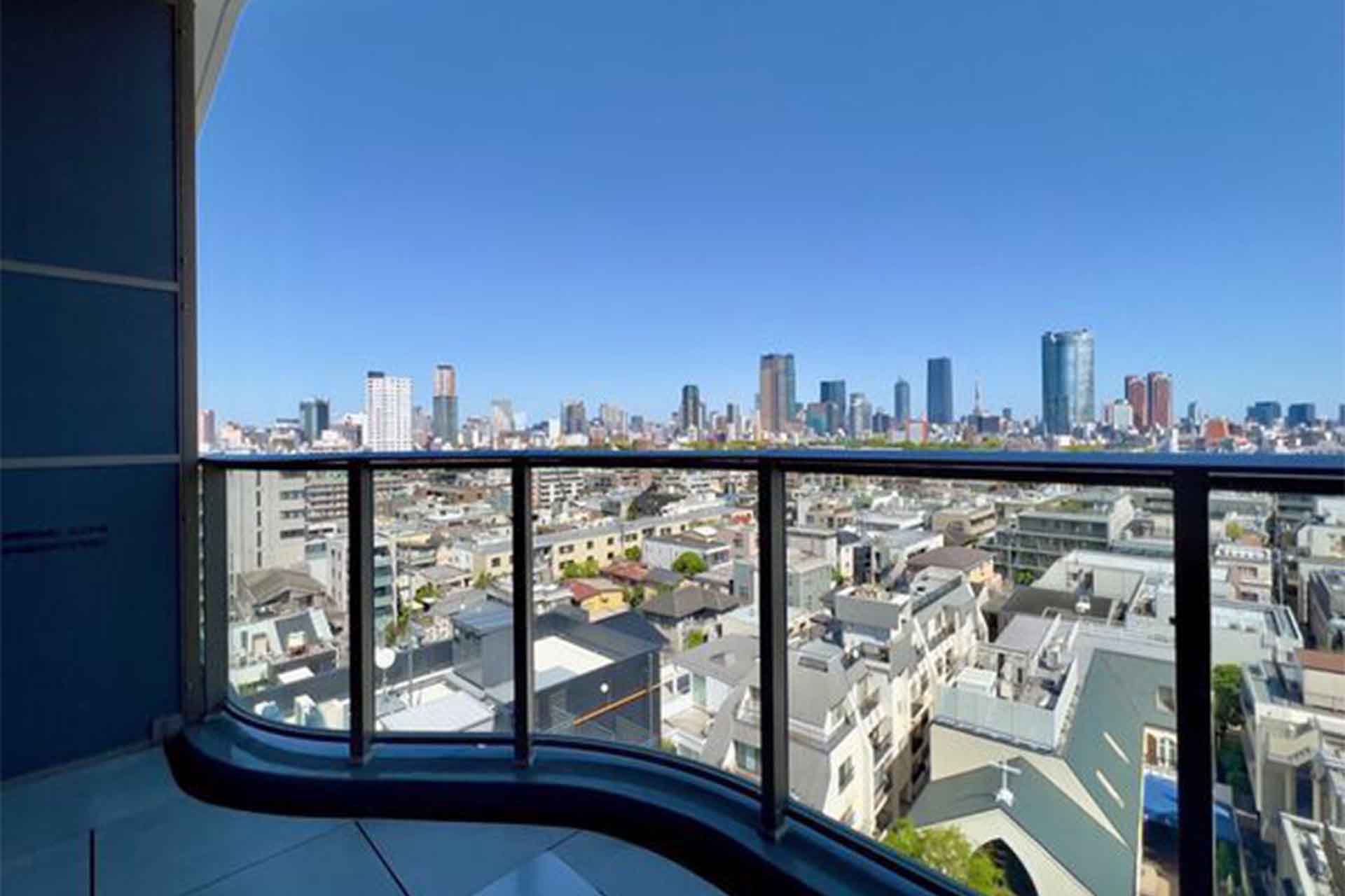 Park Court Minami Aoyama 3-chome801 balcony.jpg