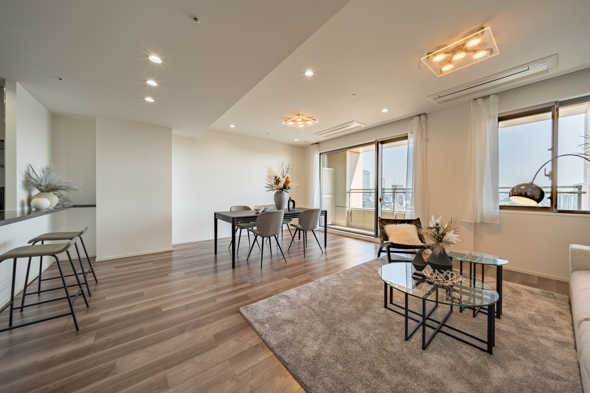 Park Court Azabujuban The Tower  LDK.jpg