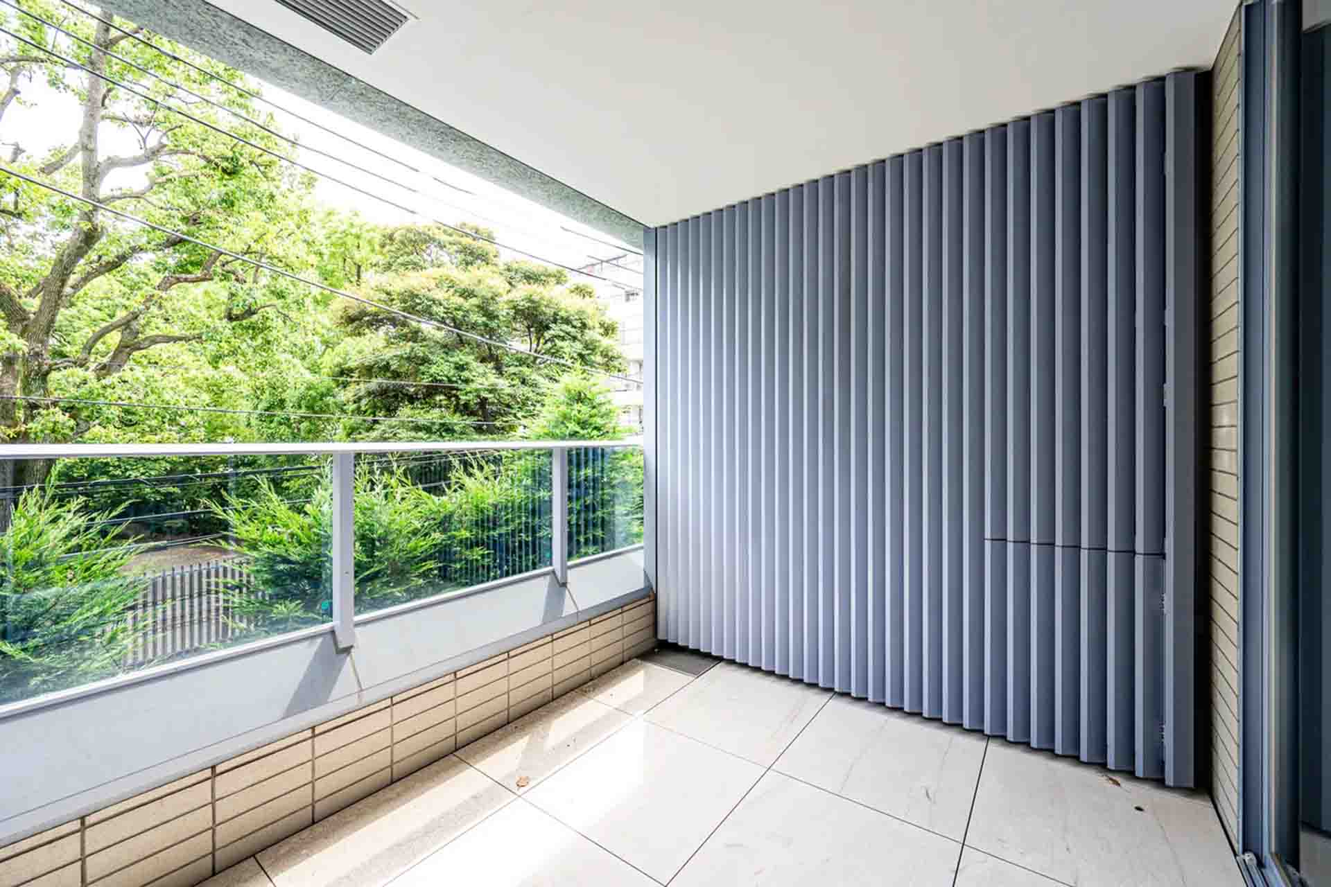 Park Mansion Toriizaka  balcony.jpg