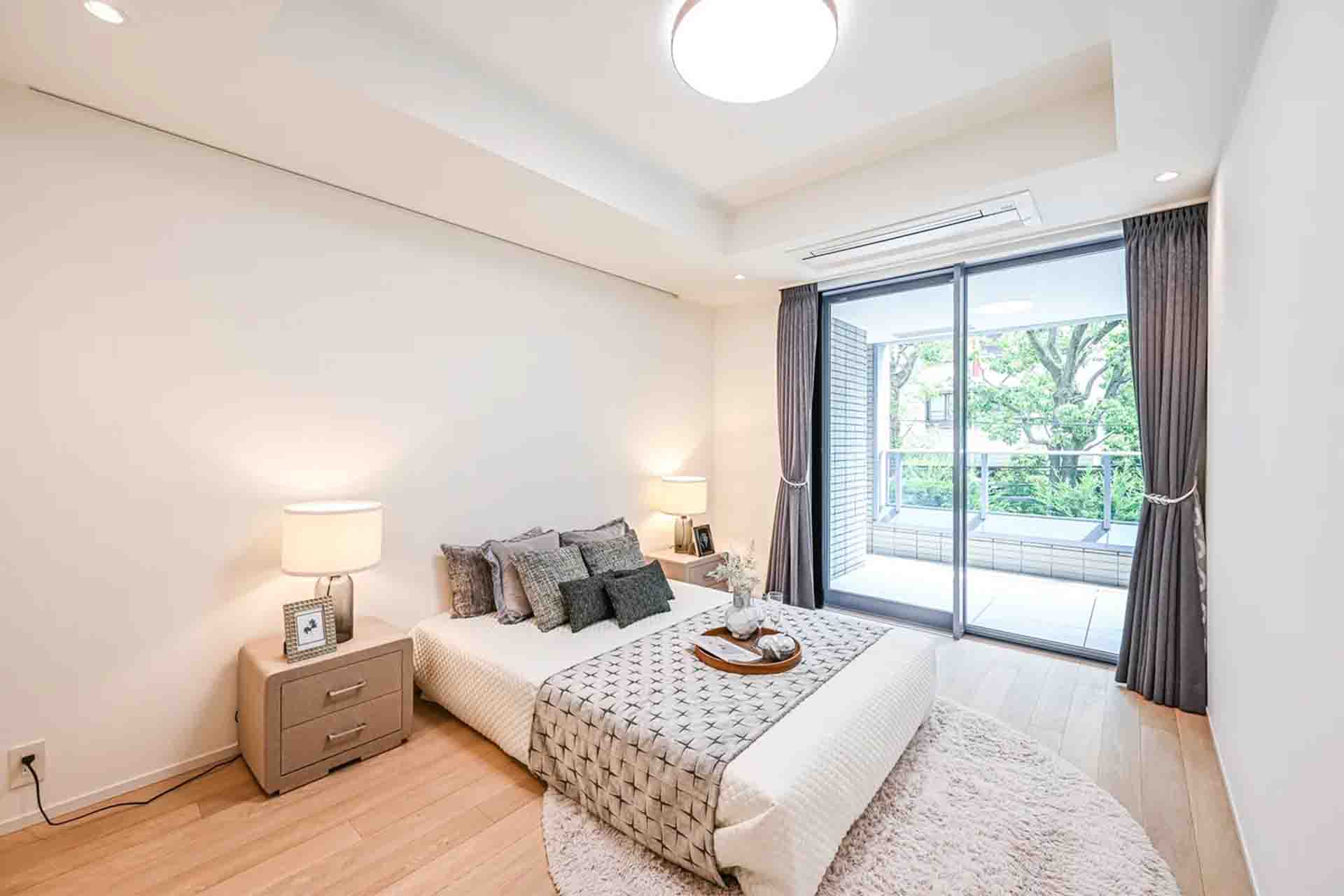 Park Mansion Toriizaka  bedroom.jpg