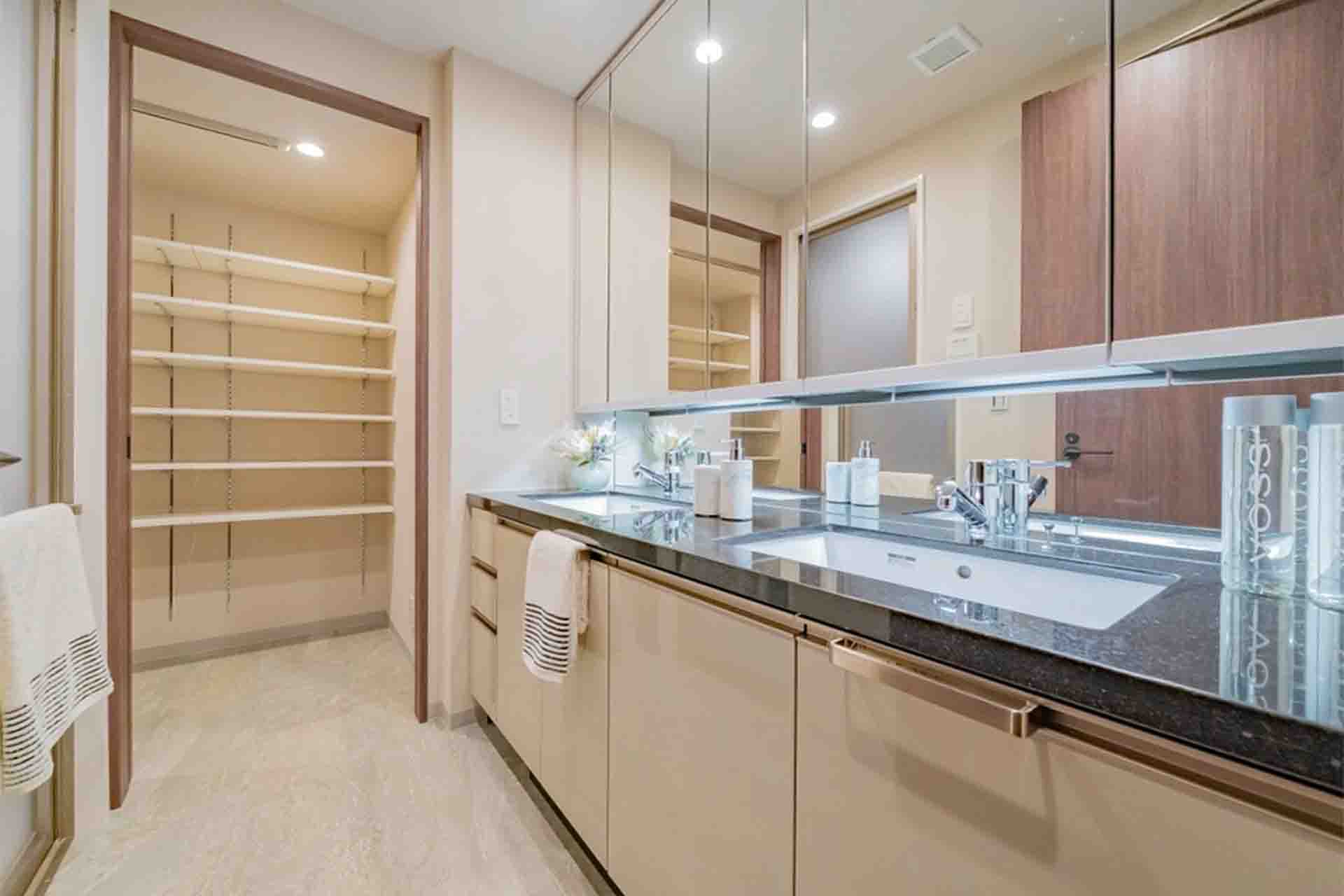 Takanawa The Residence bathroom.jpg