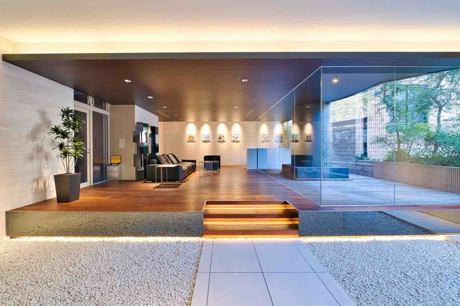The Upper Residence Minami Aoyama 1.jpg