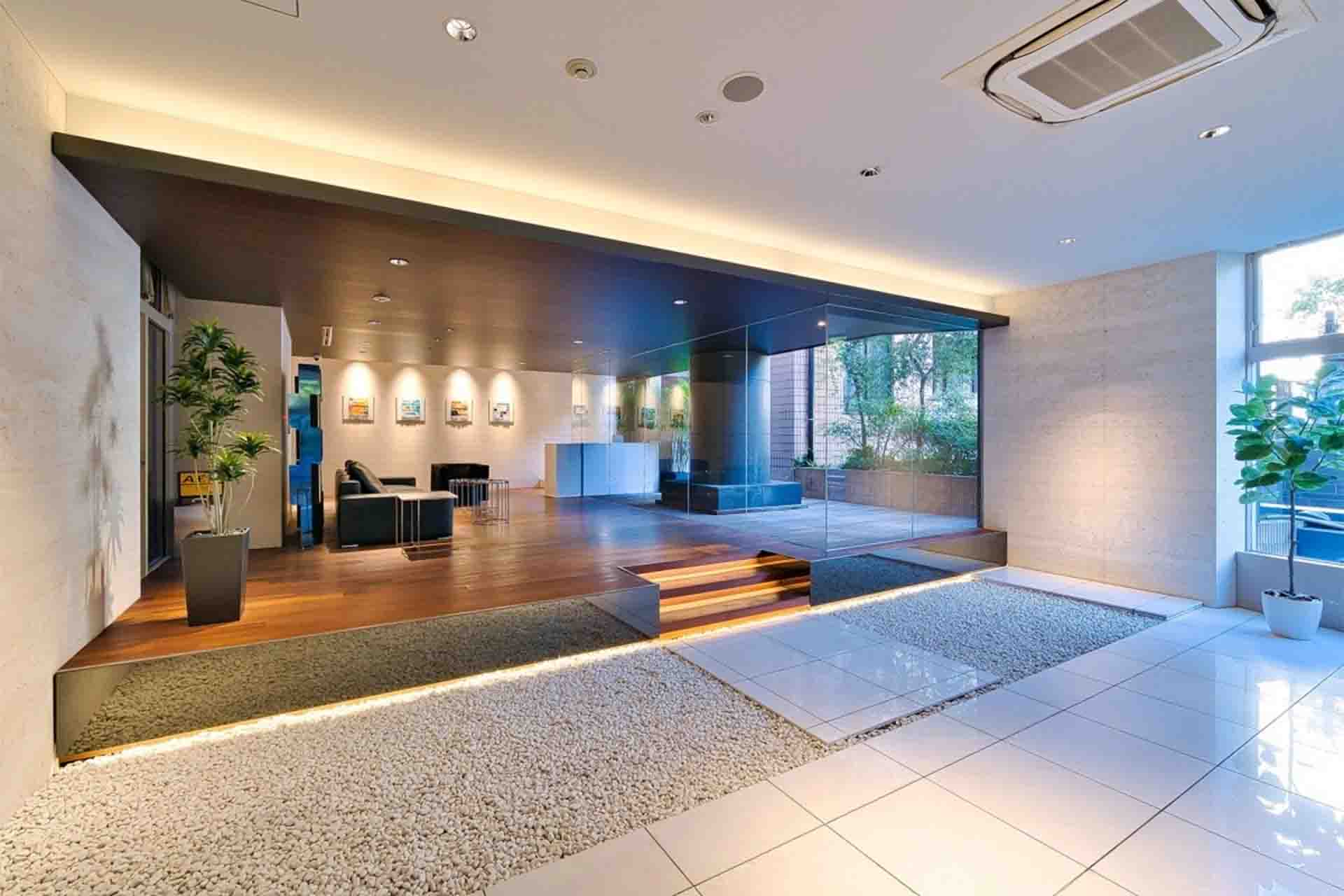 The Upper Residence Minami Aoyama 2.jpg