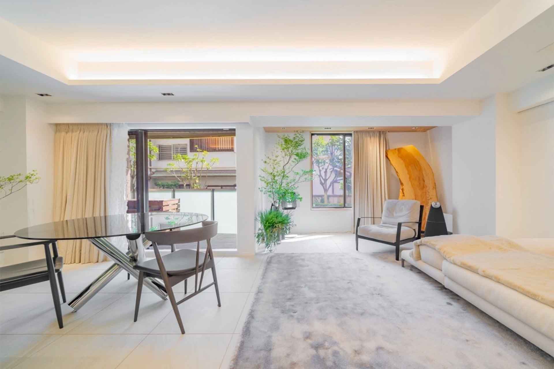 The Upper Residence Minami Aoyama  LDK2.jpg