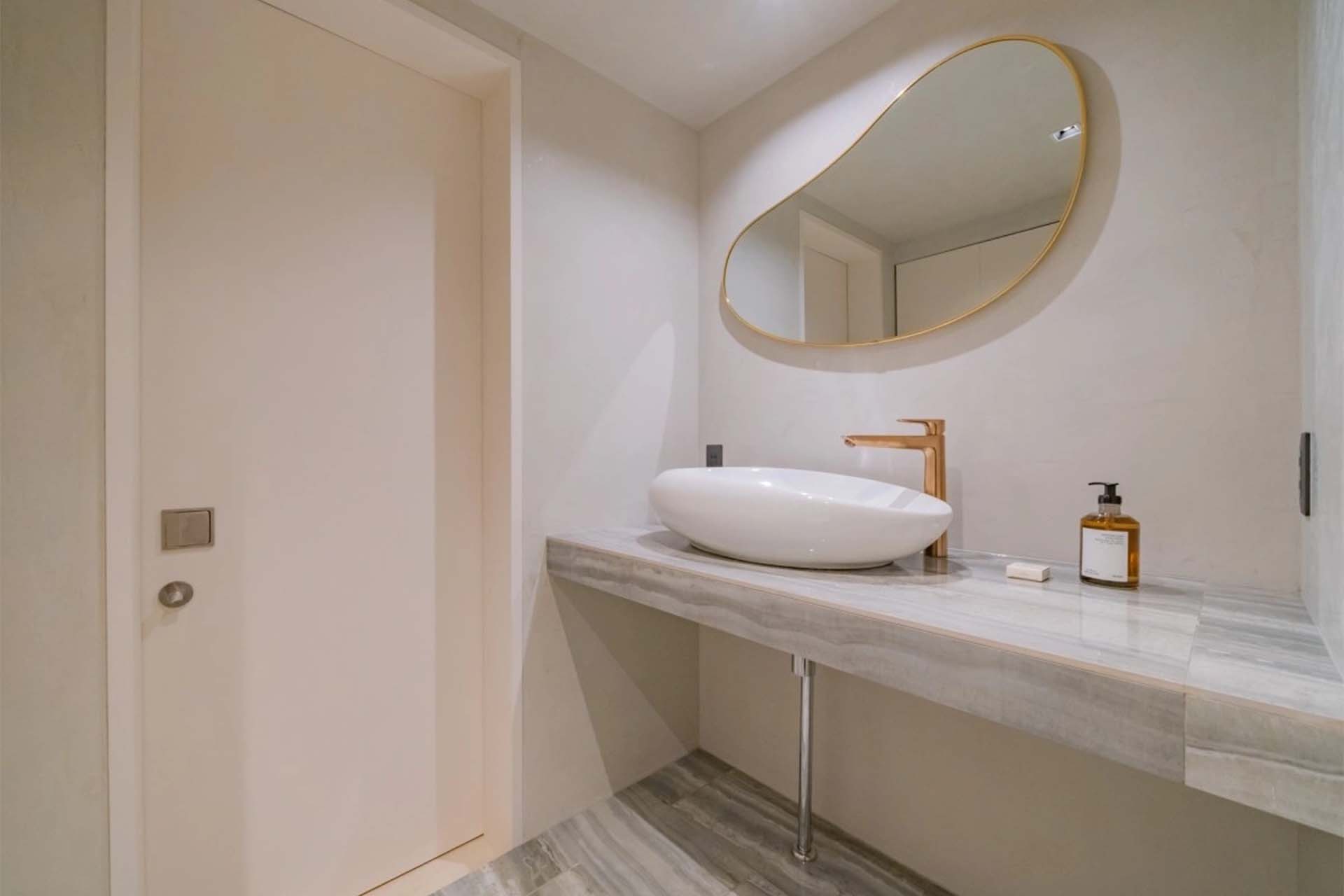 The Upper Residence Minami Aoyama  bathroom2.jpg