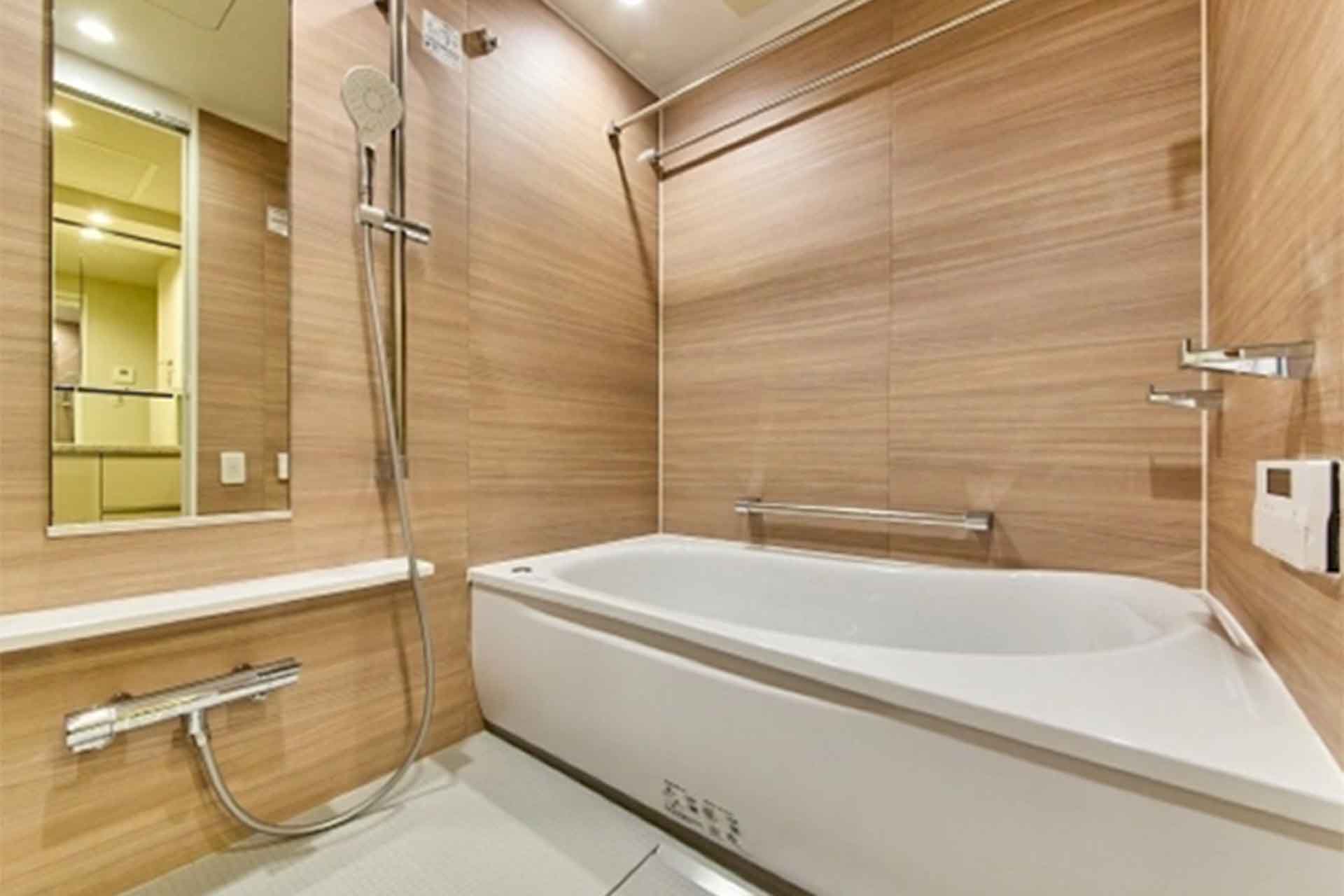 CENTURY PARK TOWER bathroom.jpg