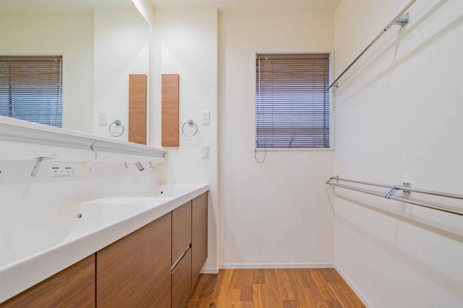 Minato-ku Takanawa 1-chome house bathroom.jpg