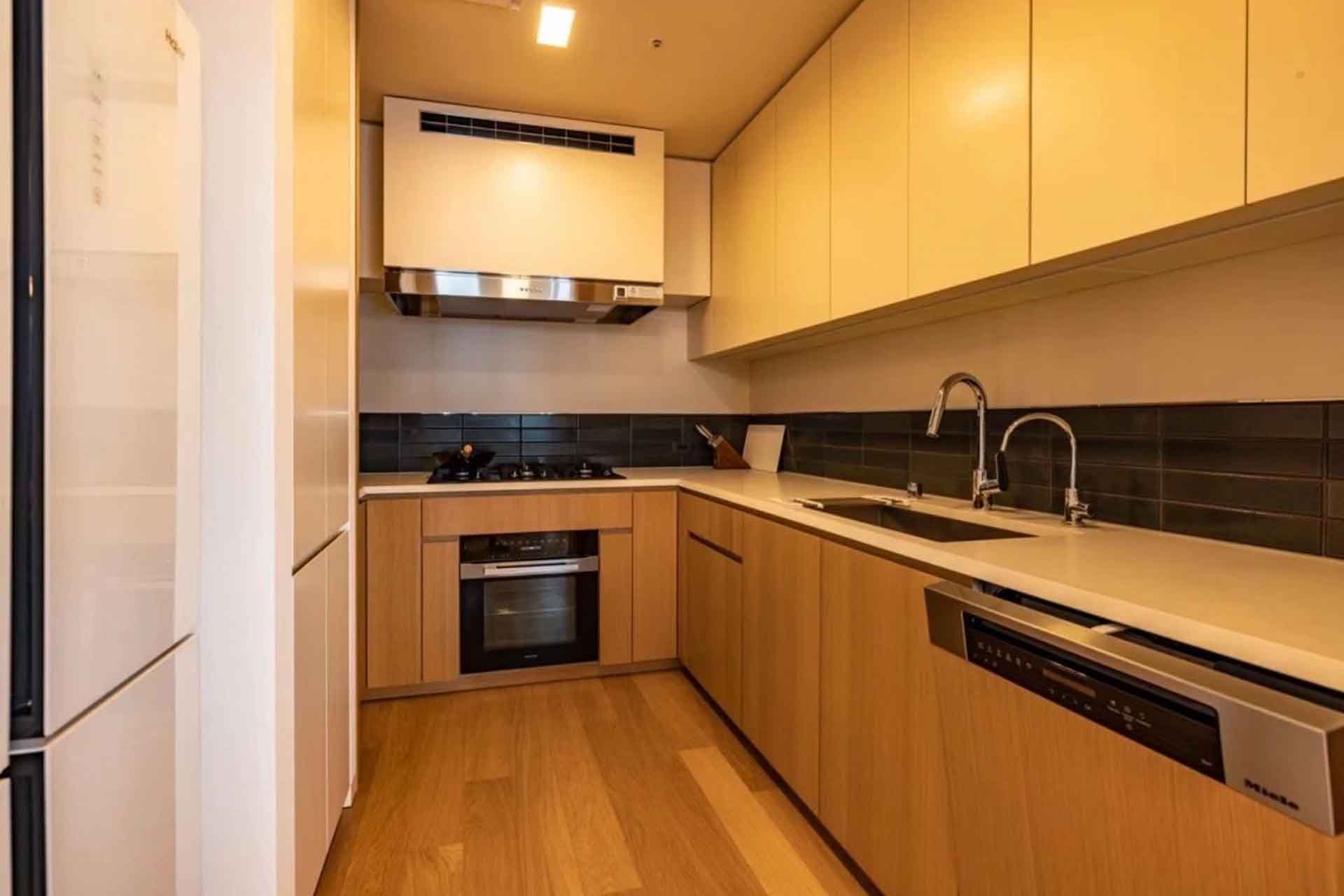 Toranomon Hills Residential Tower  kitchen.jpg