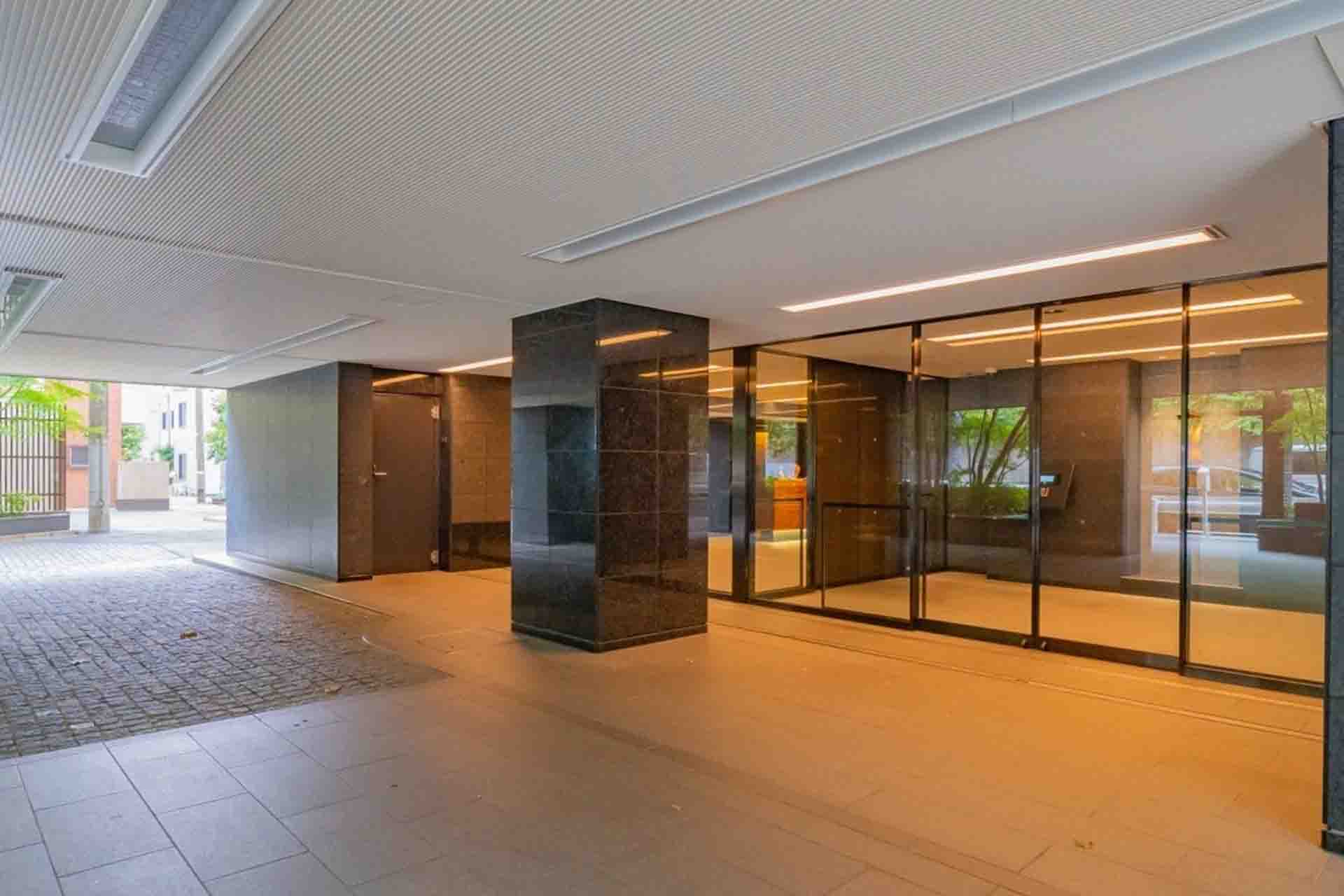 The Parkhouse Azabu Gaien Nishidori 2.jpg