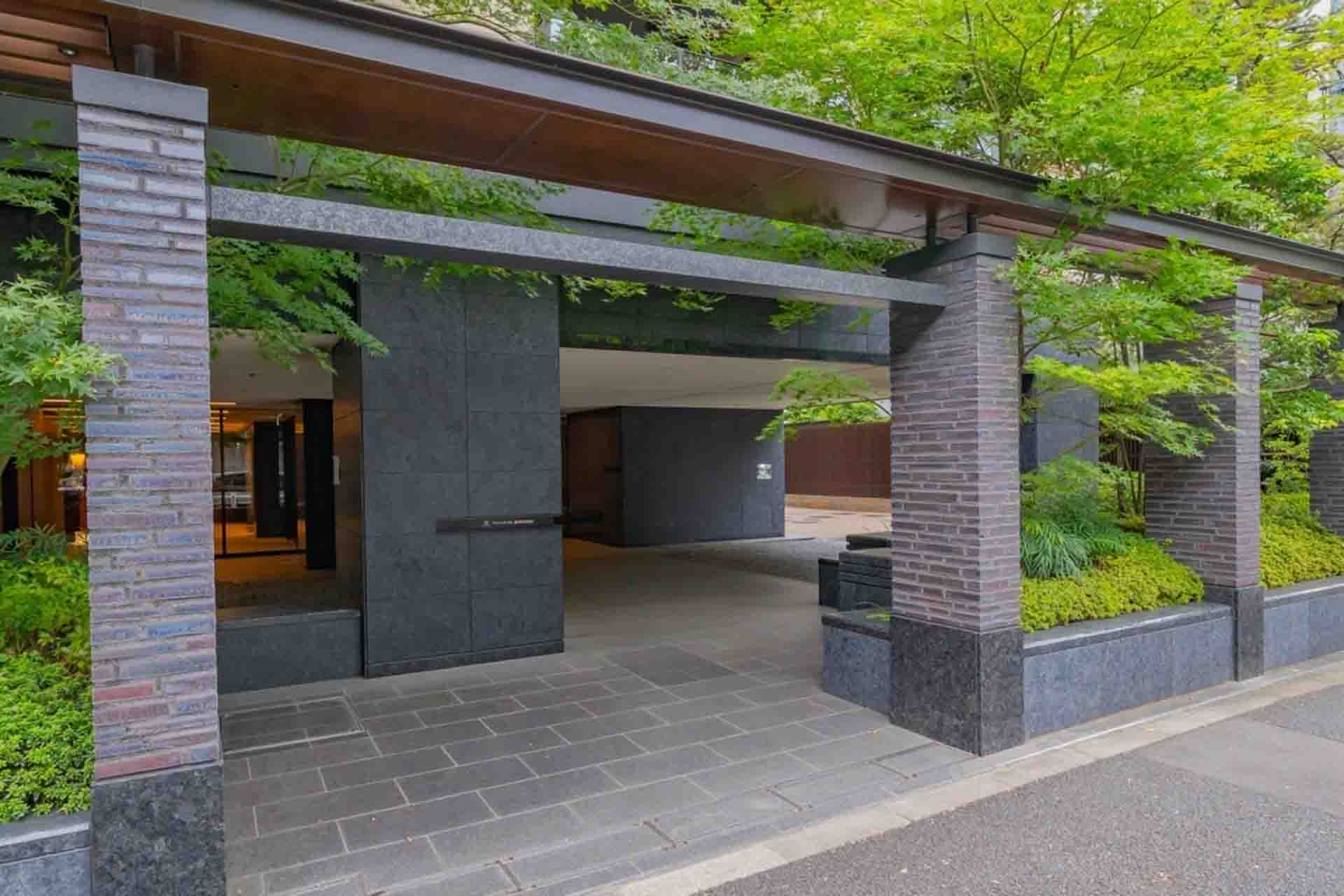 The Parkhouse Azabu Gaien Nishidori 1.jpg