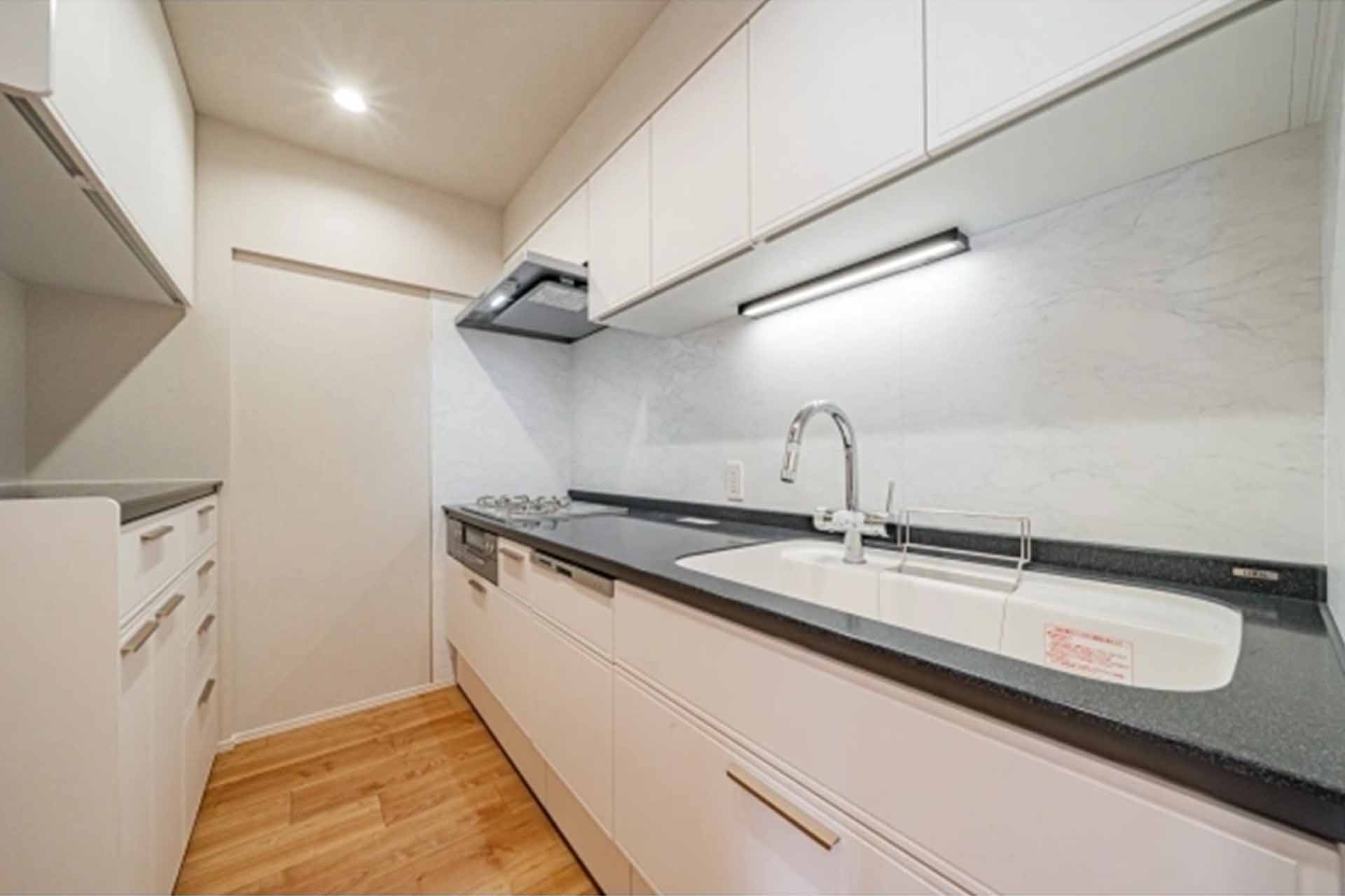 Hiroo Mansion LDK3.jpg