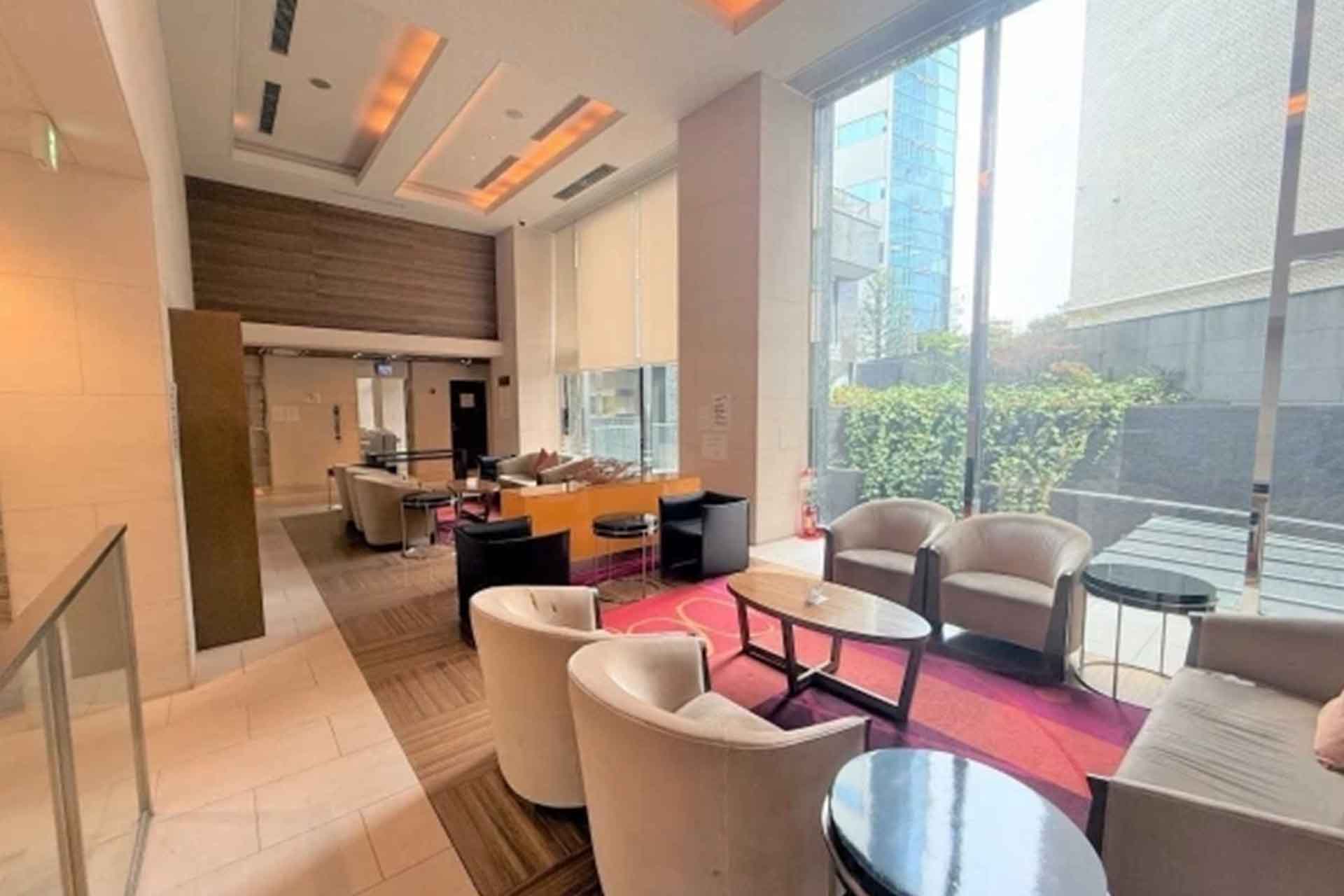 First Real Tower Shinjuku1.jpg