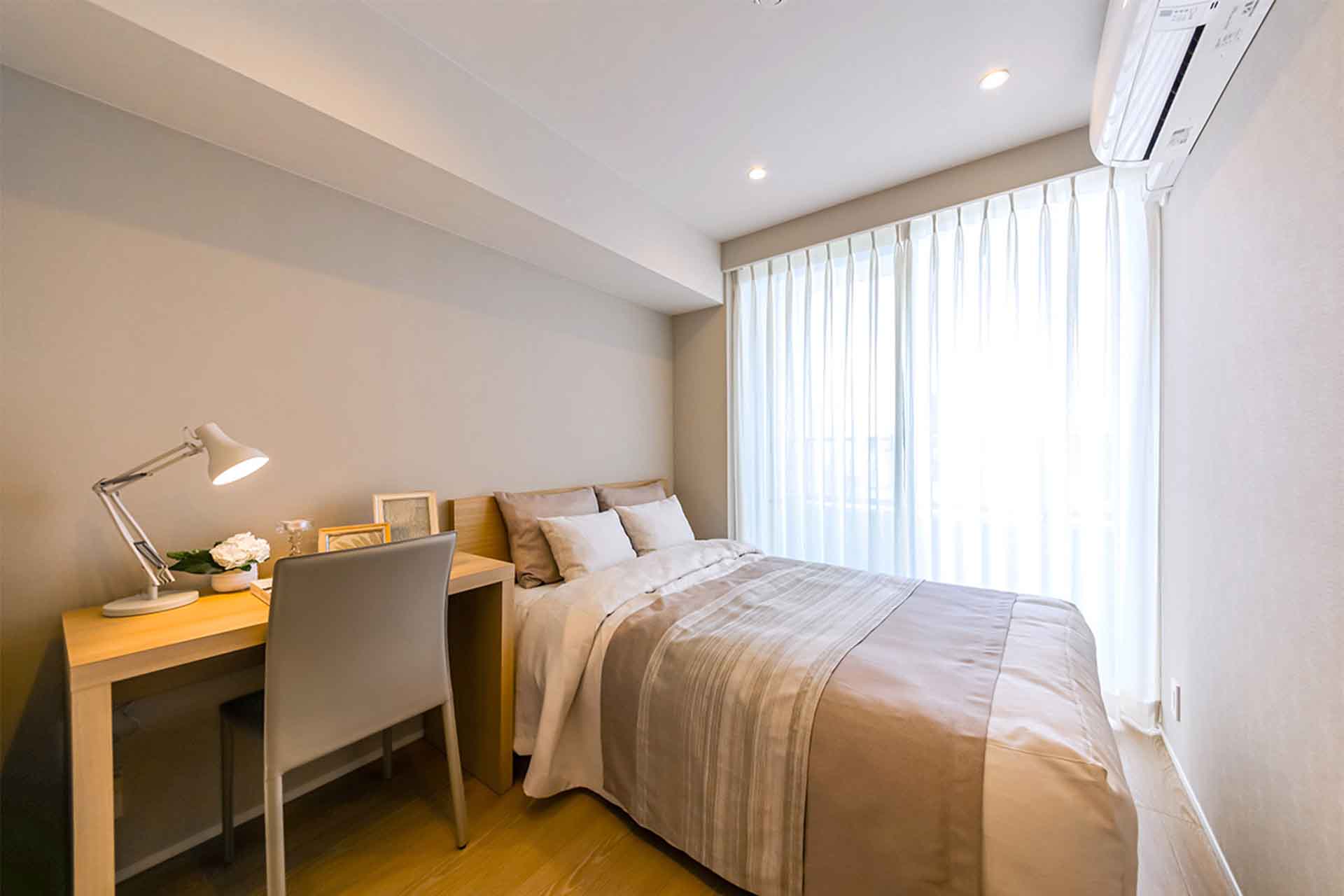First Real Tower Shinjuku bedroom.jpg