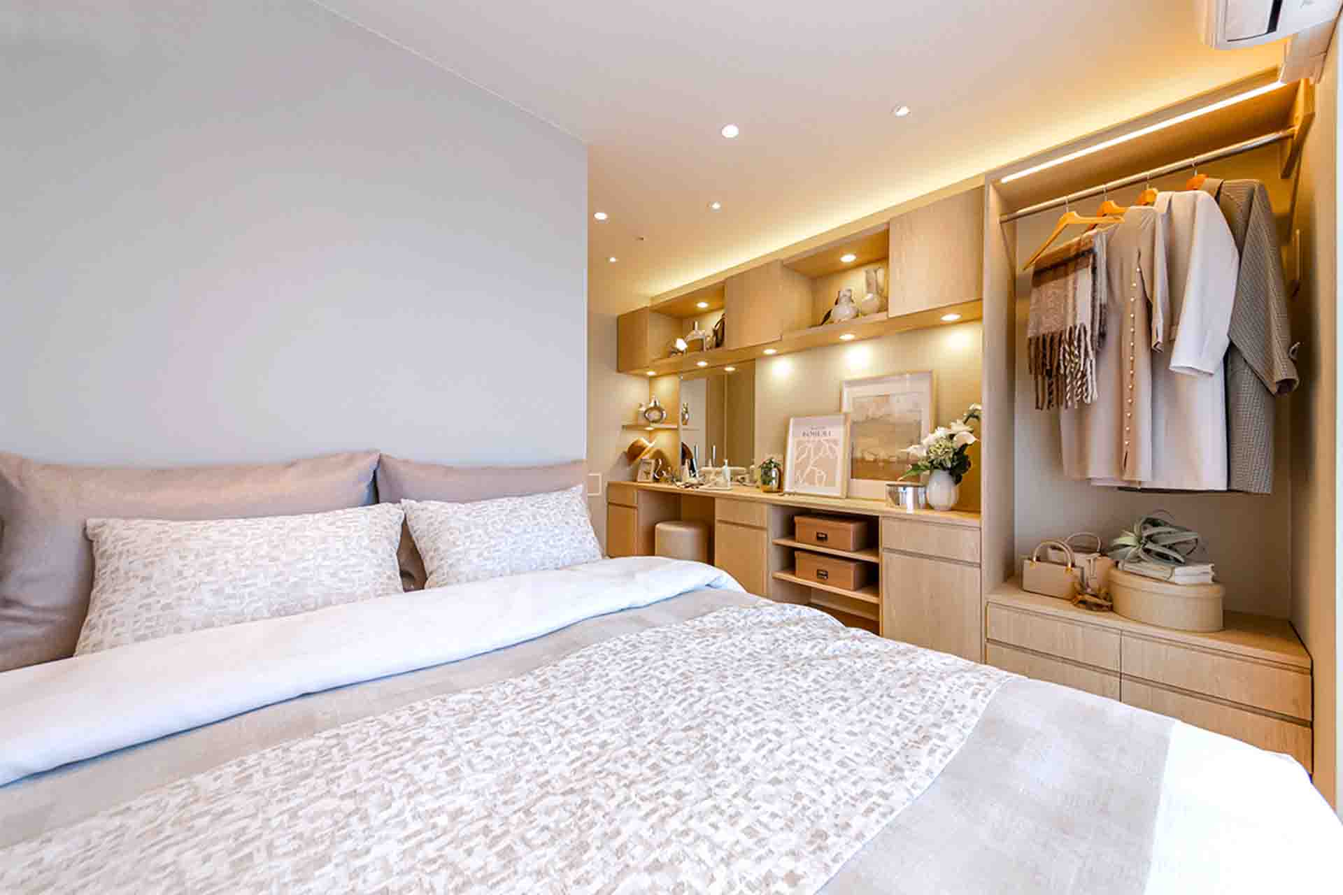 First Real Tower Shinjuku bedroom3.jpg