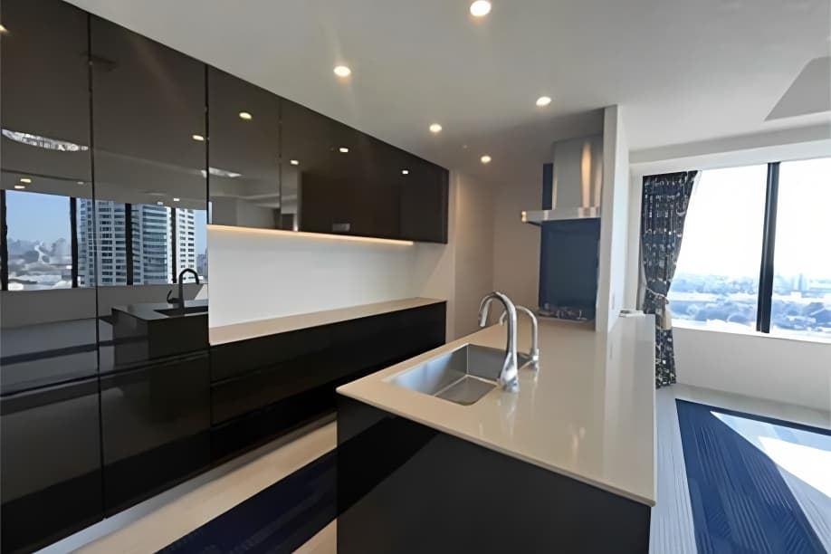 The Parkhouse Takanawa Tower25F LDK.jpg