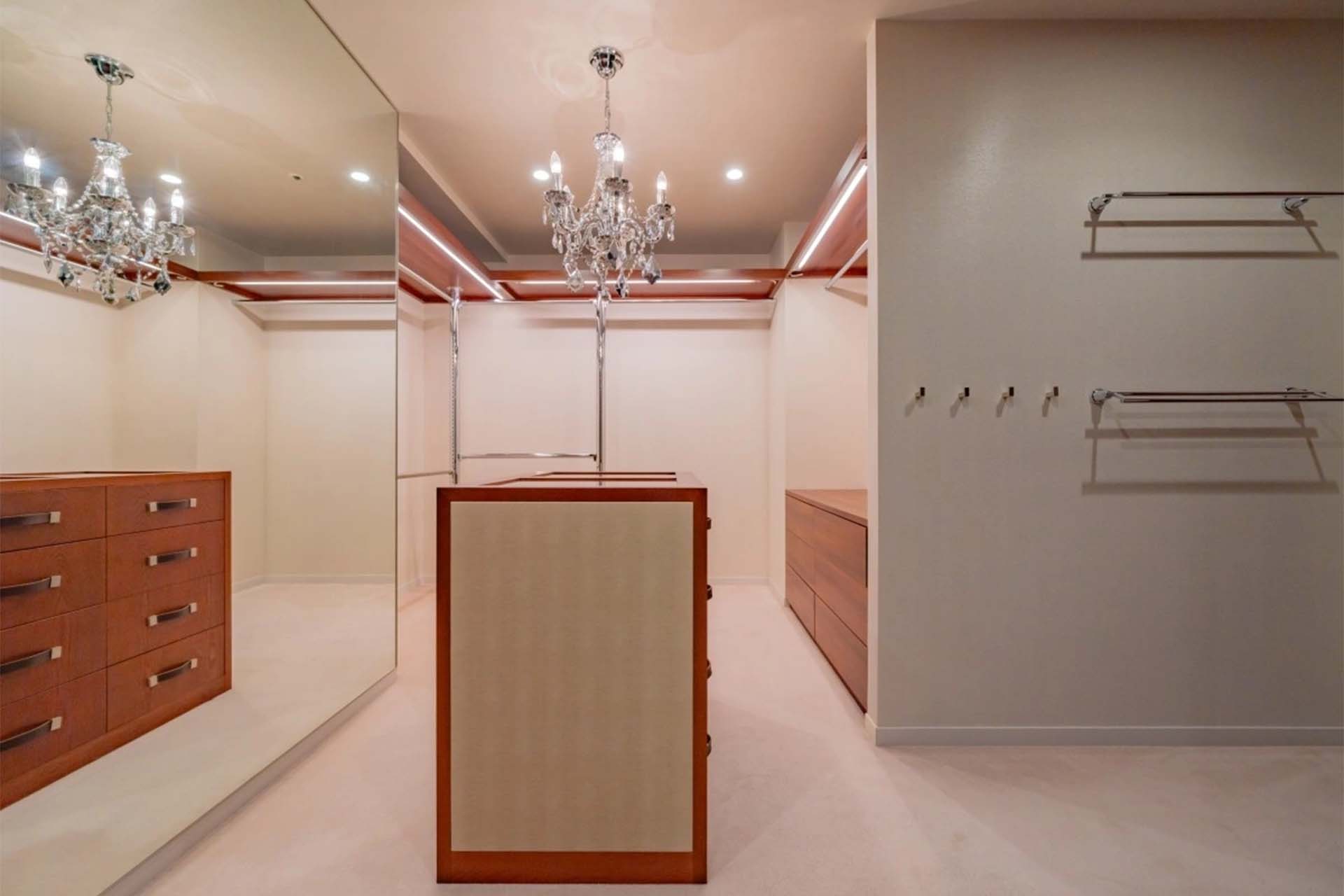 Takanawa The Residence WIC2.jpg