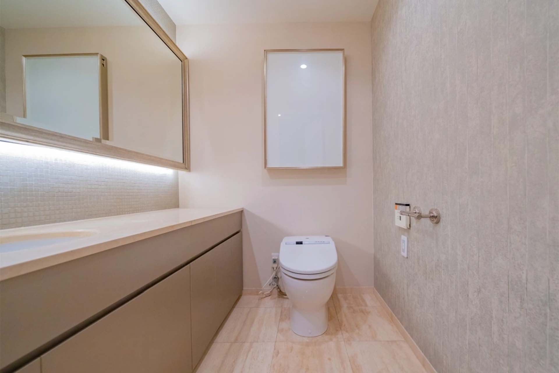 Takanawa The Residence restroom.jpg