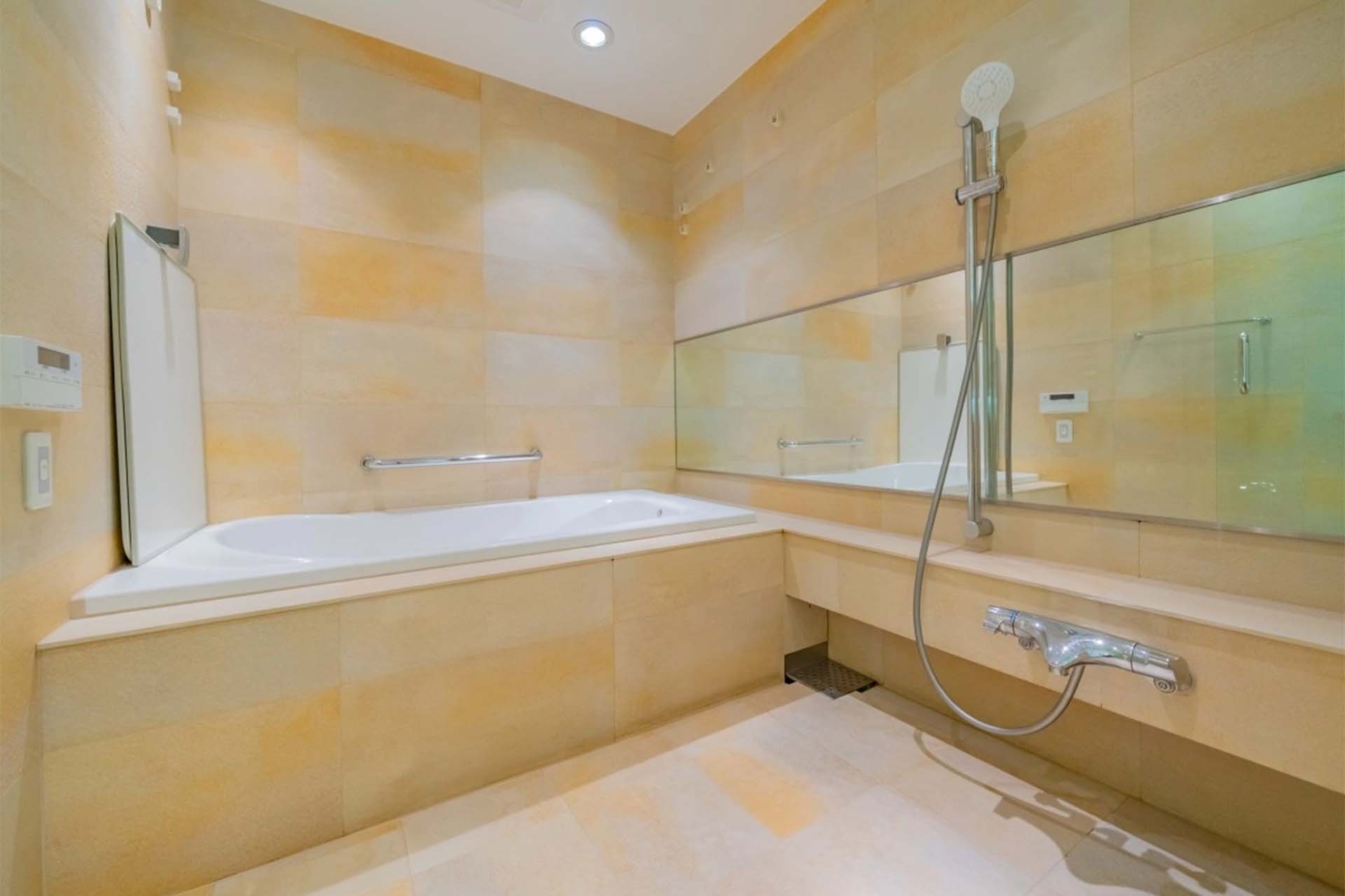 Takanawa The Residence bathroom2.jpg