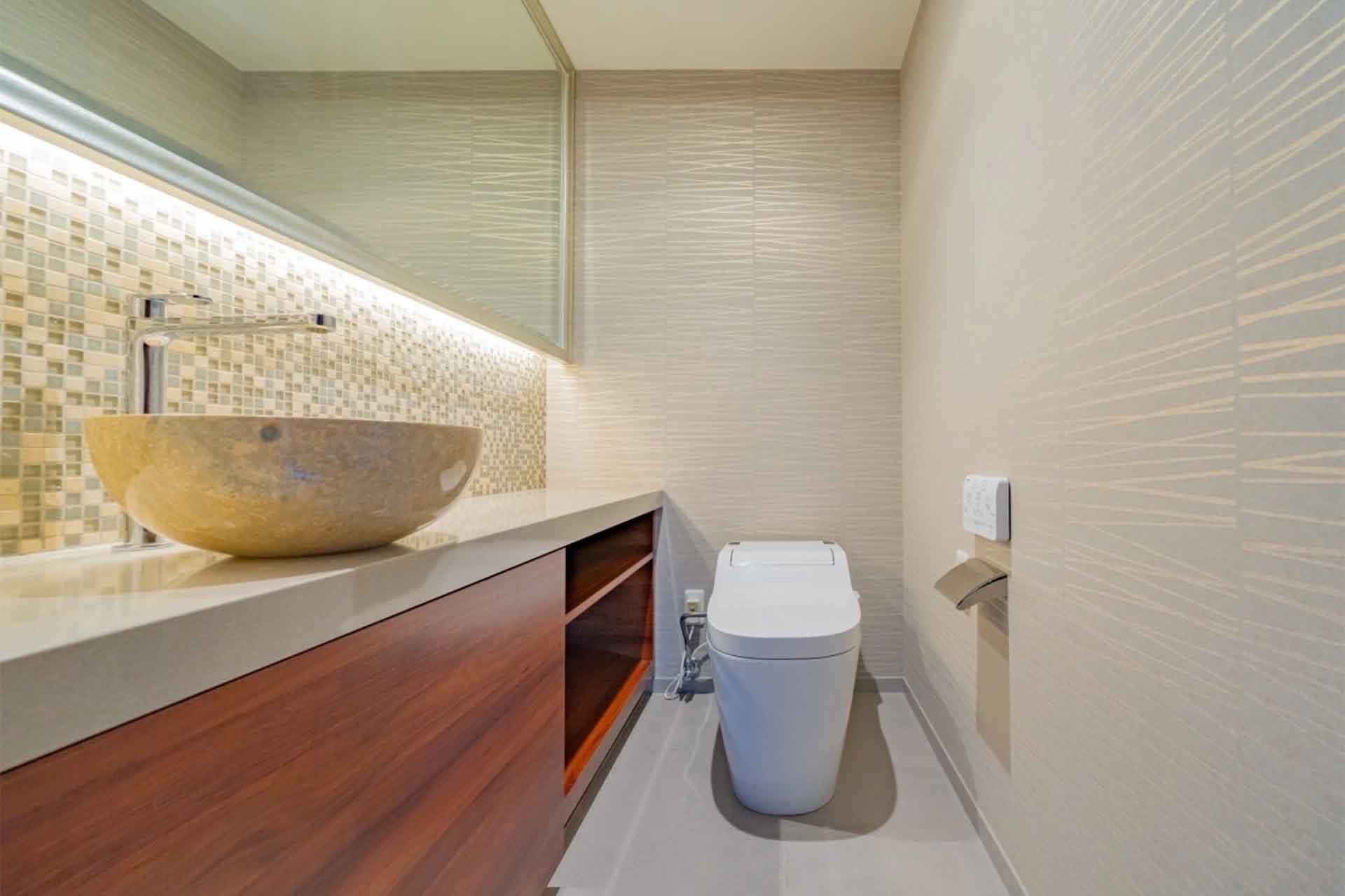 Takanawa The Residence restroom2.jpg