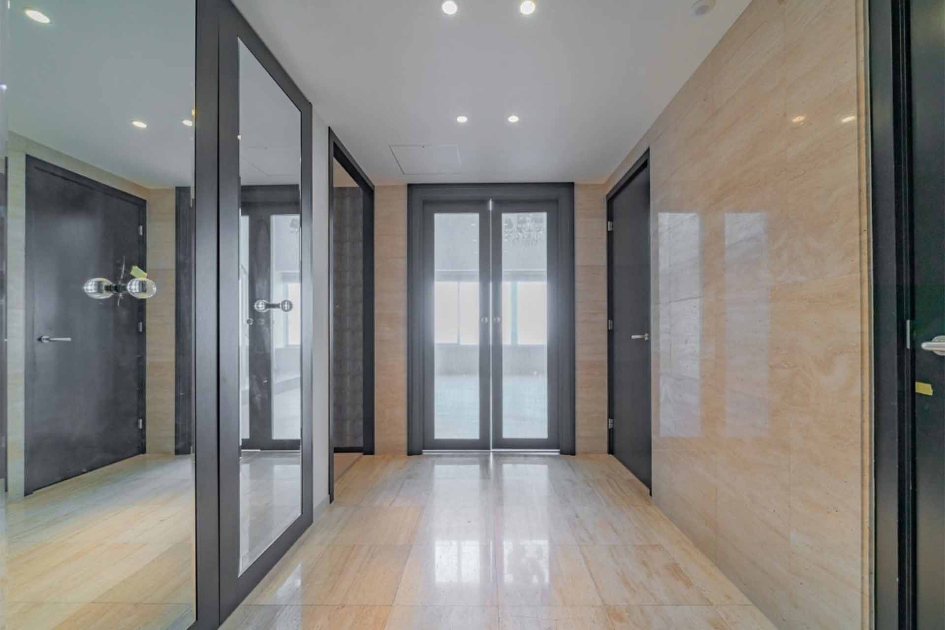 Takanawa The Residence ent.jpg