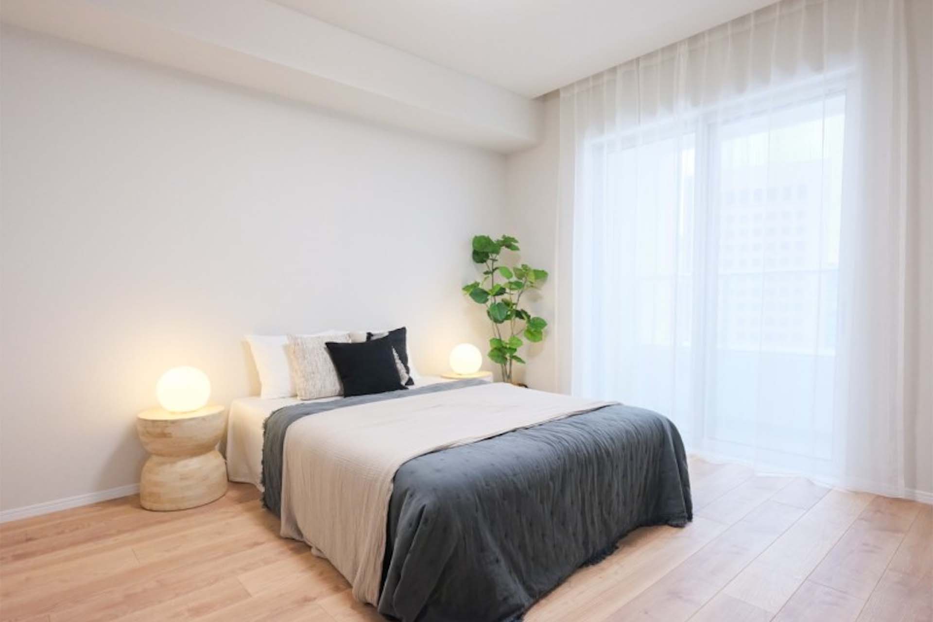 Shibaura Island Grove Tower bedroom.jpg