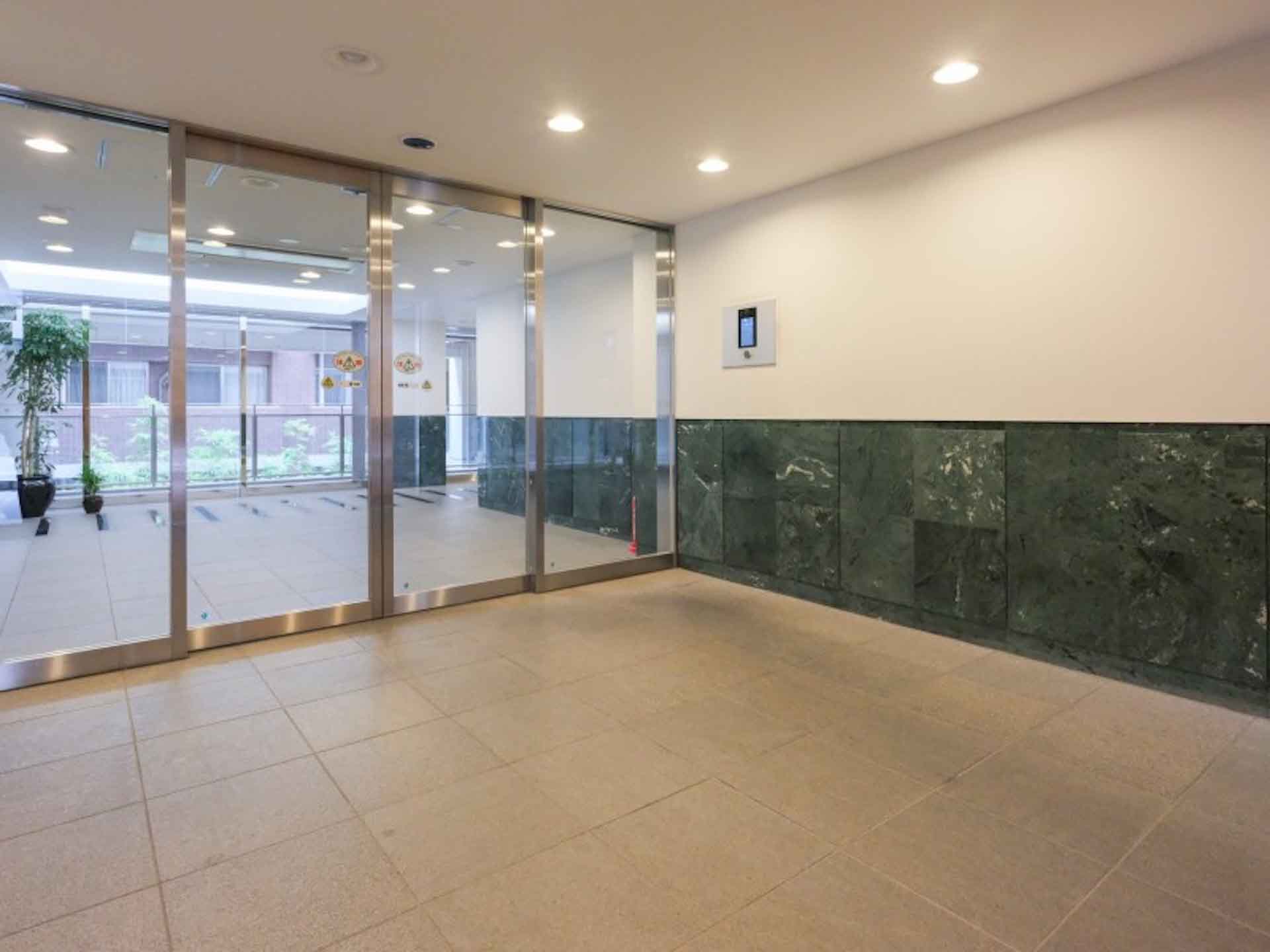 Yoyogi Duplex ent.jpg