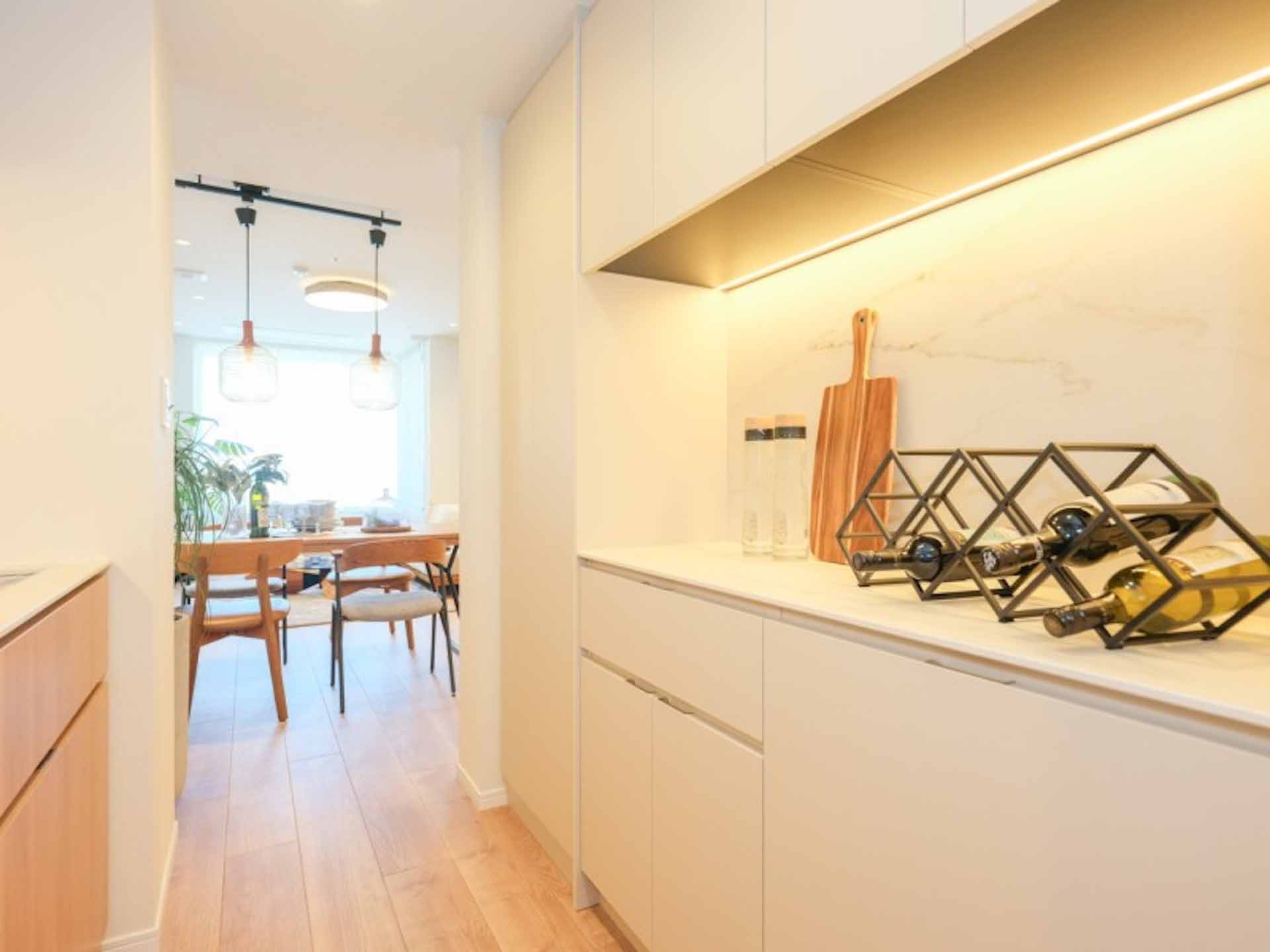 Century Park Tower kitchen2.jpg