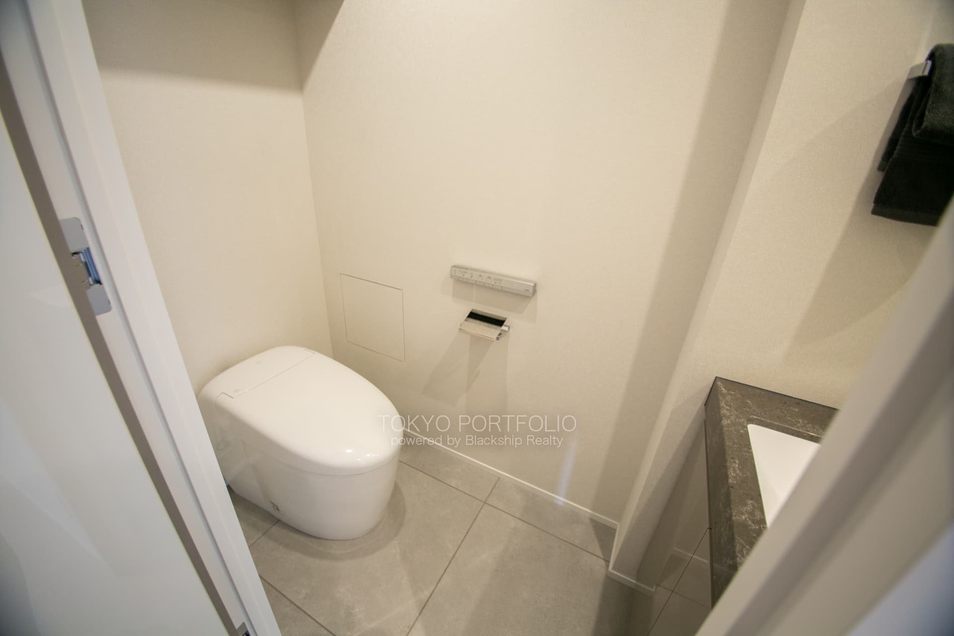 Premist Rokubancho-02.jpg