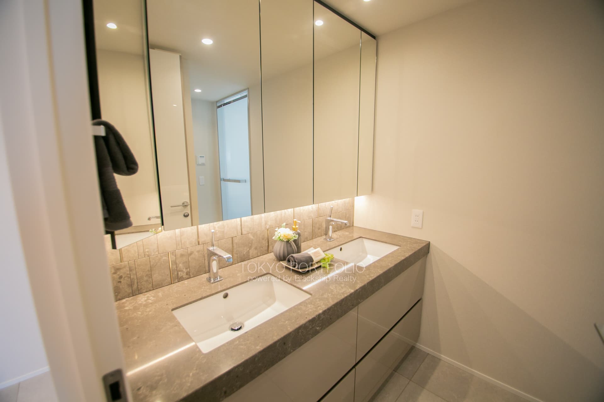 Premist Rokubancho-06.jpg