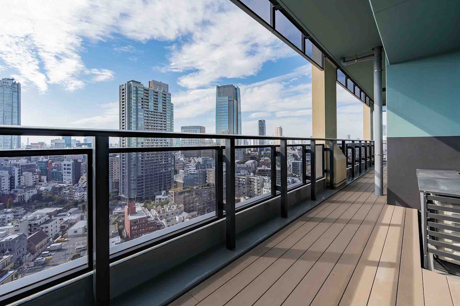 Roppongi Grand Tower Residence balcony.jpg