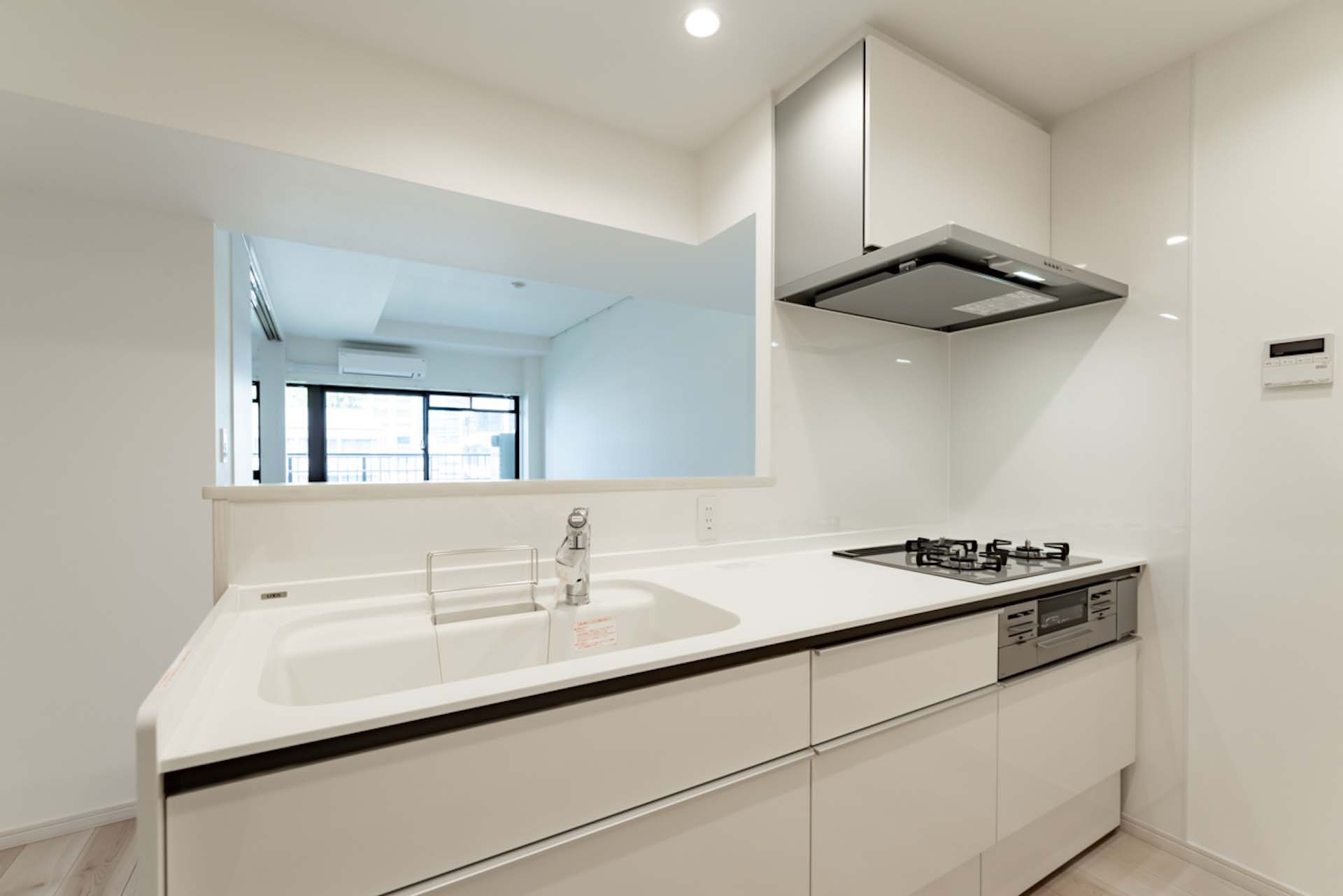 ROPPONGI VIEW TOWER kitchen.jpg