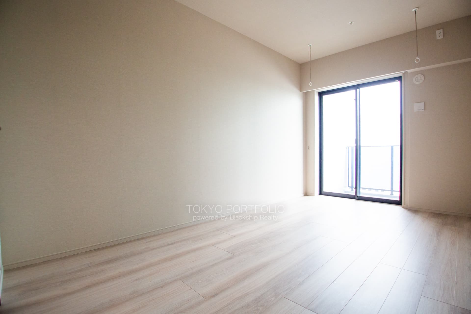 Atras Aoyama-04.jpg