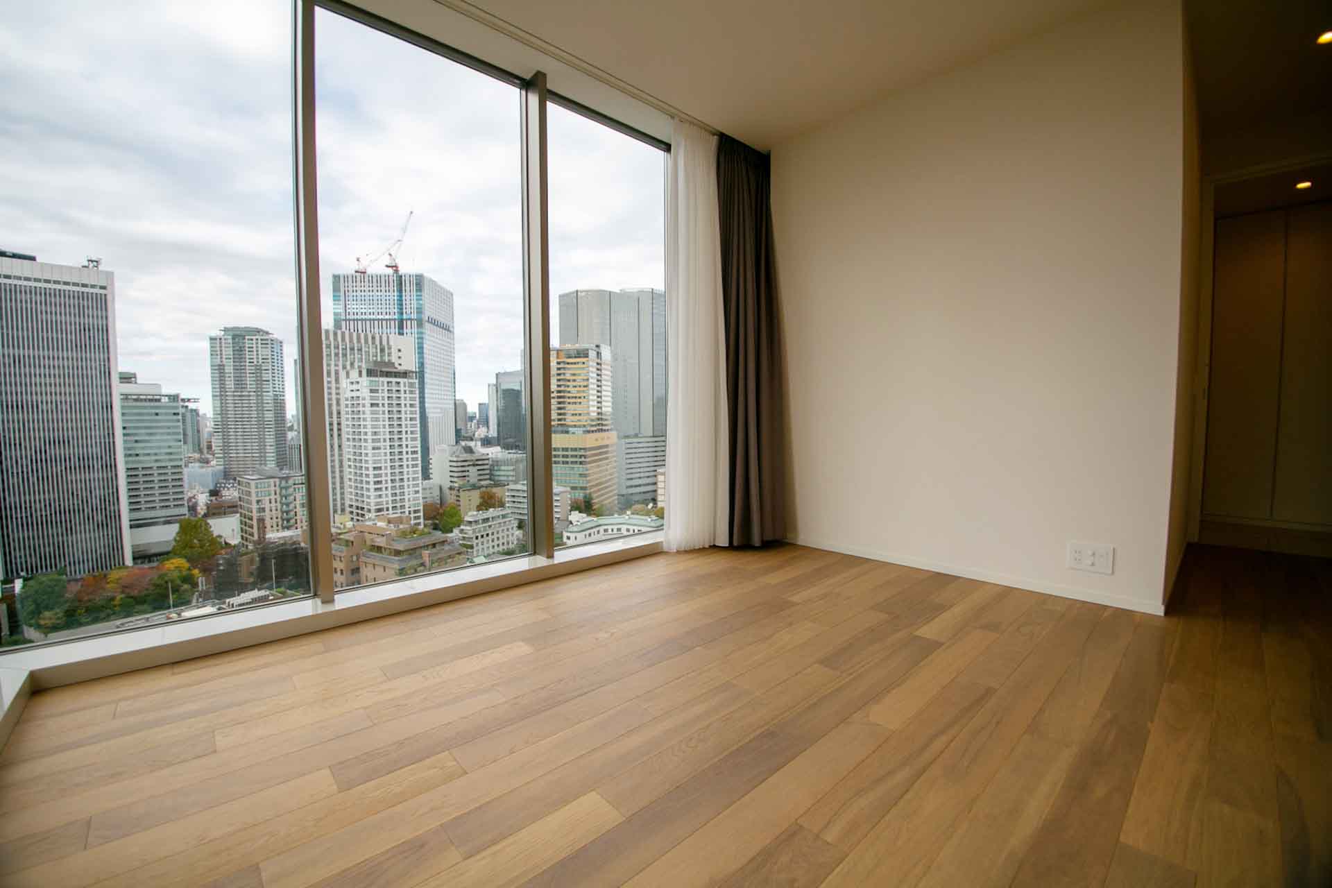 Park Court Toranomon bedroom4.jpg