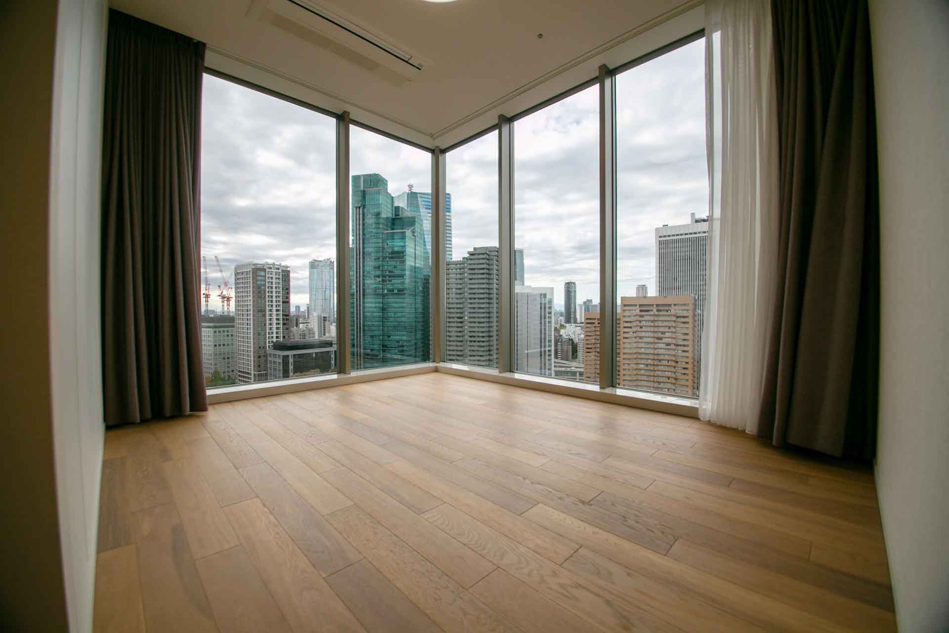 Park Court Toranomon bedroom.jpg